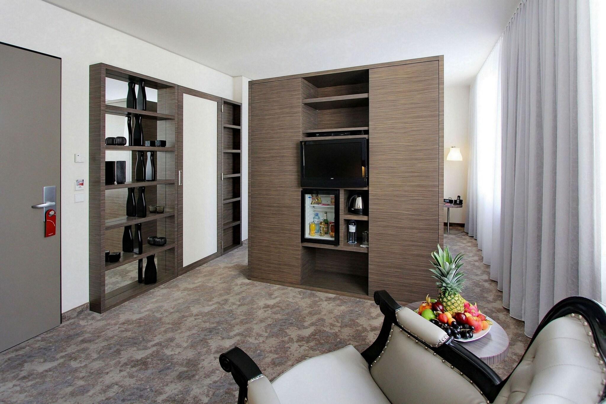 Junior Suite King Size Bed