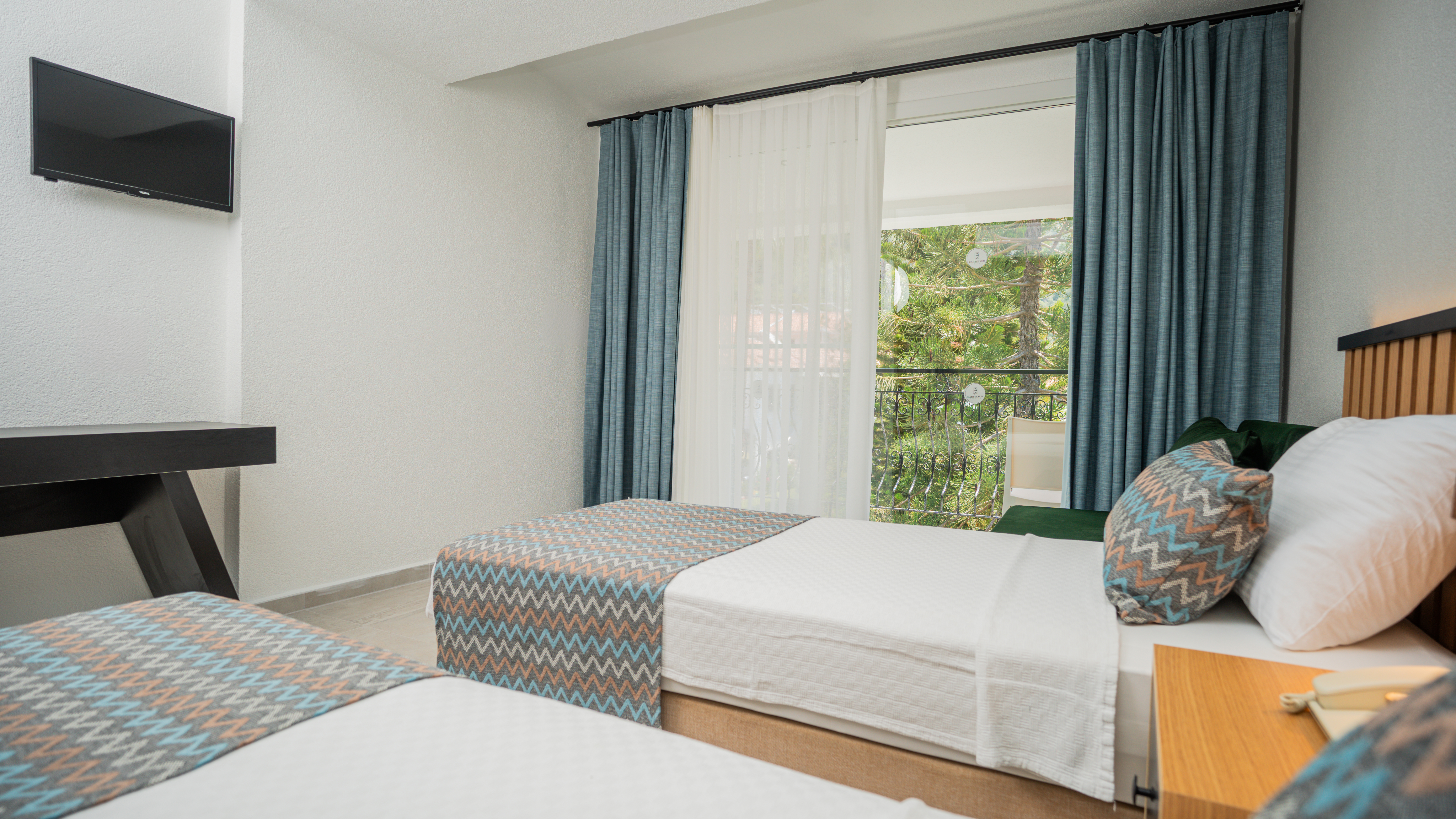 Double or Twin Standard