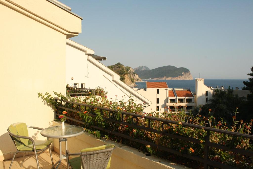 Suite Two Bedrooms One Bathroom