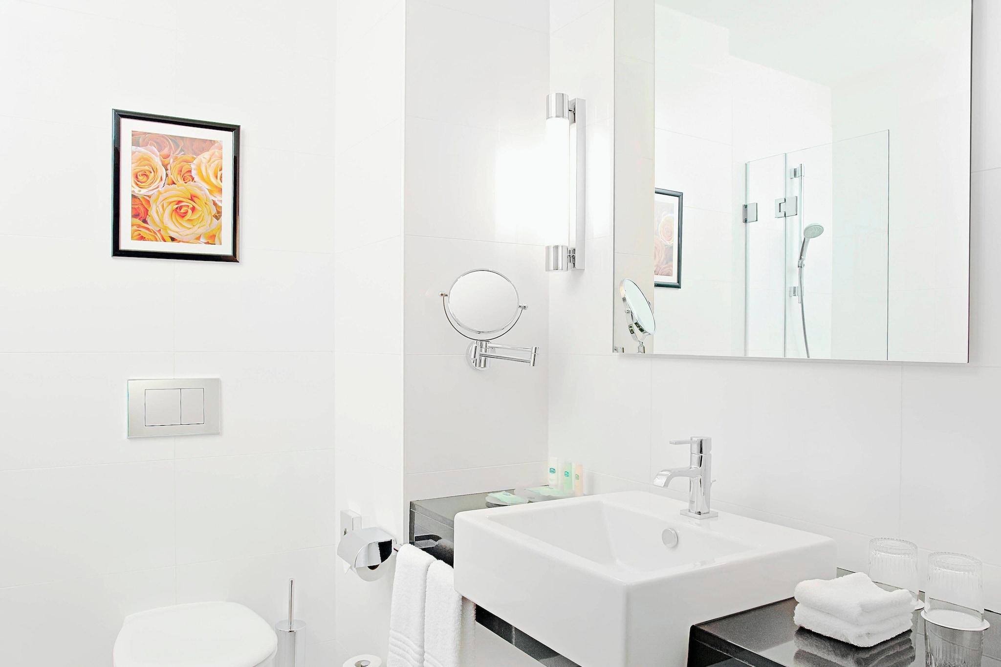 Double Deluxe King Bed