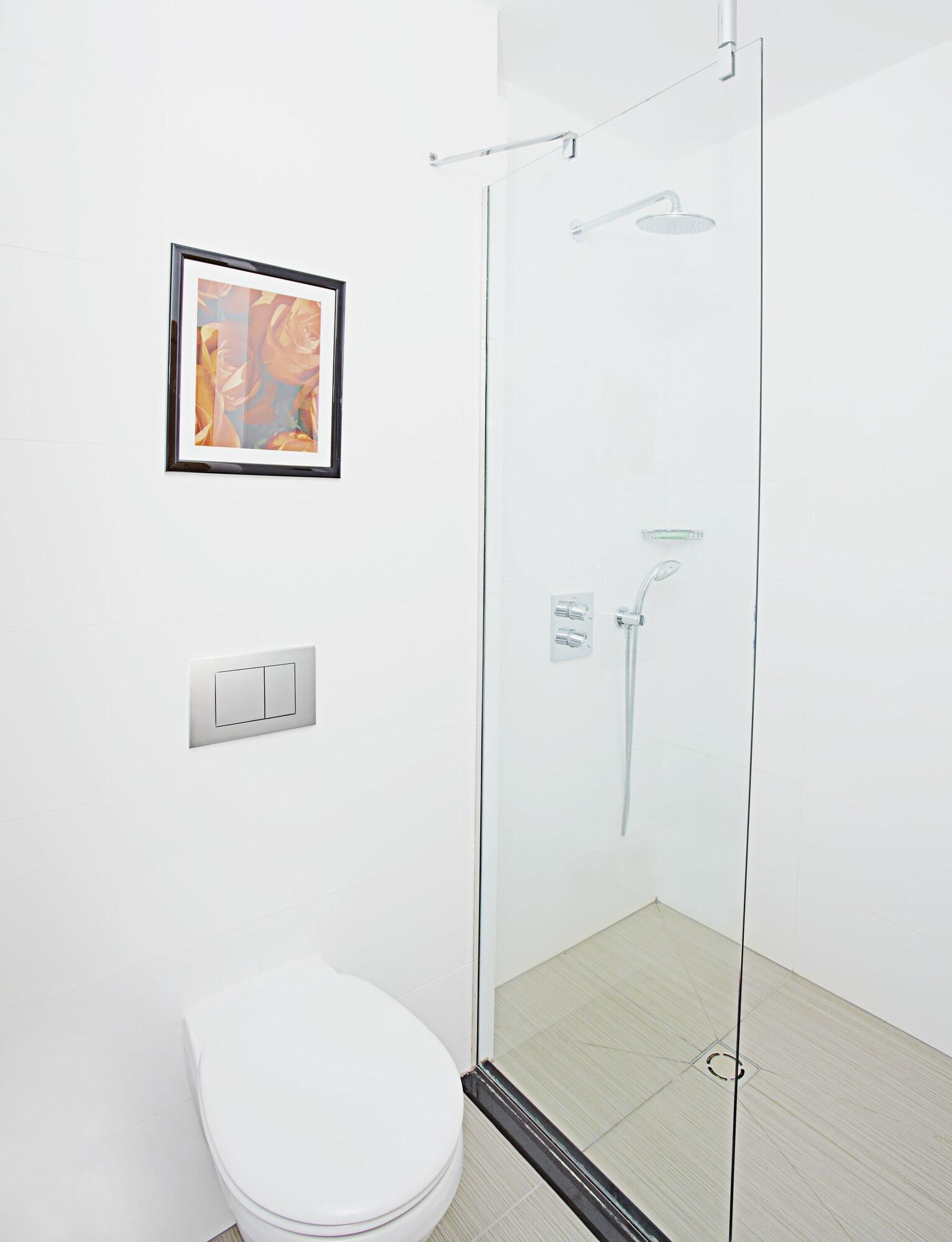 Double Deluxe King Bed