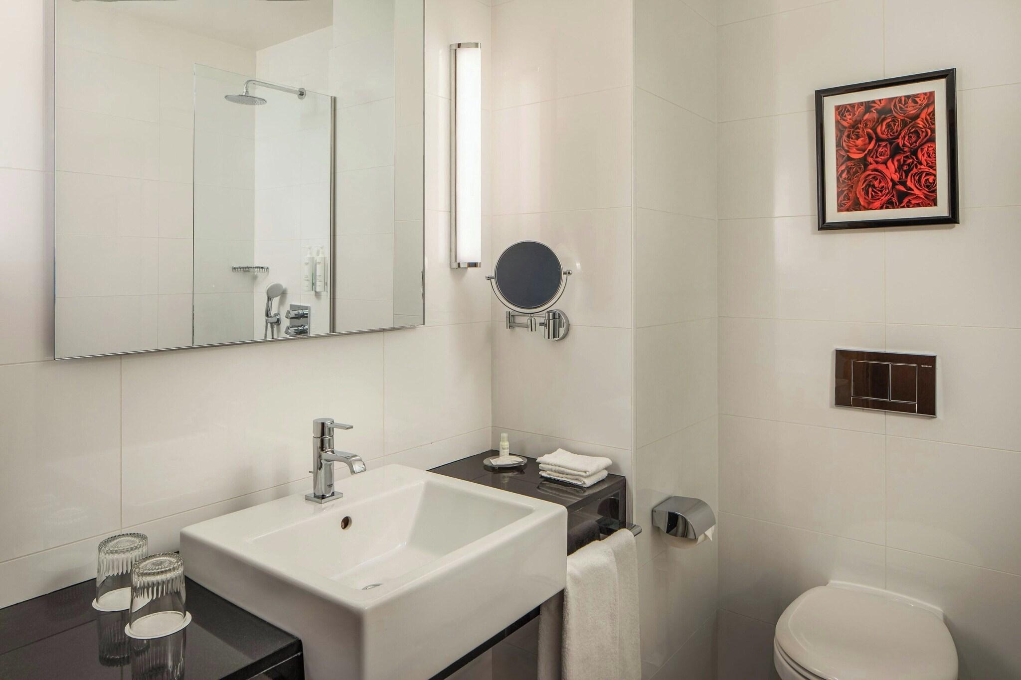 Double Deluxe King Bed