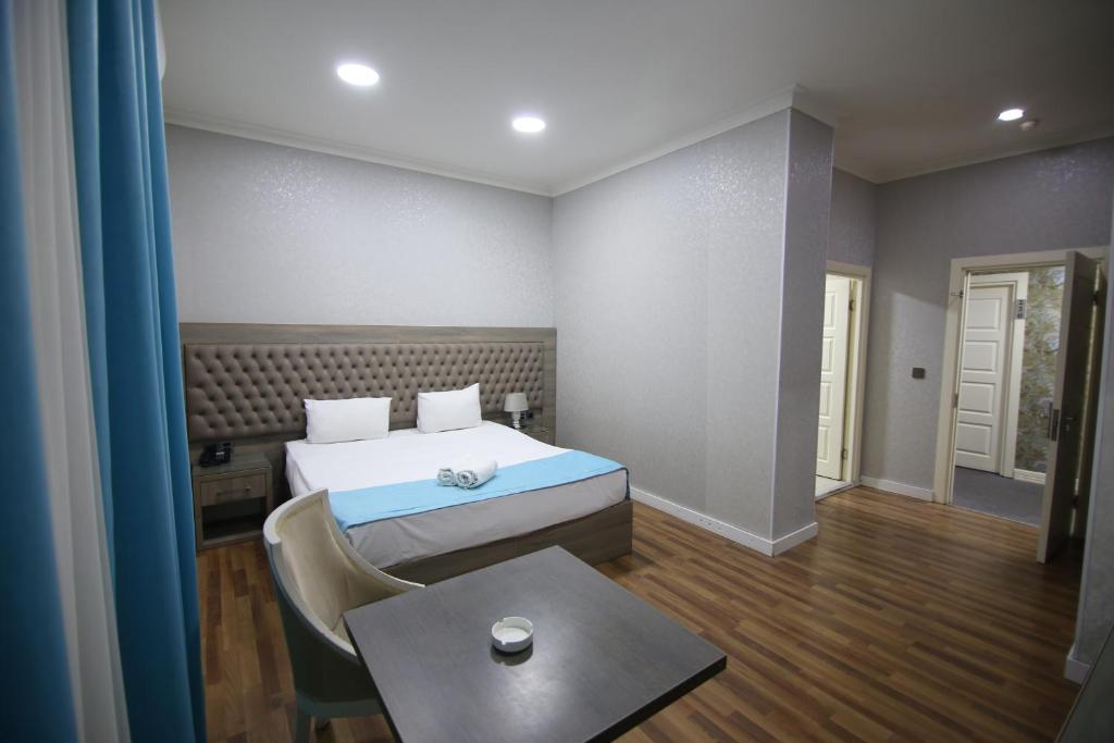 Double Superior King Bed