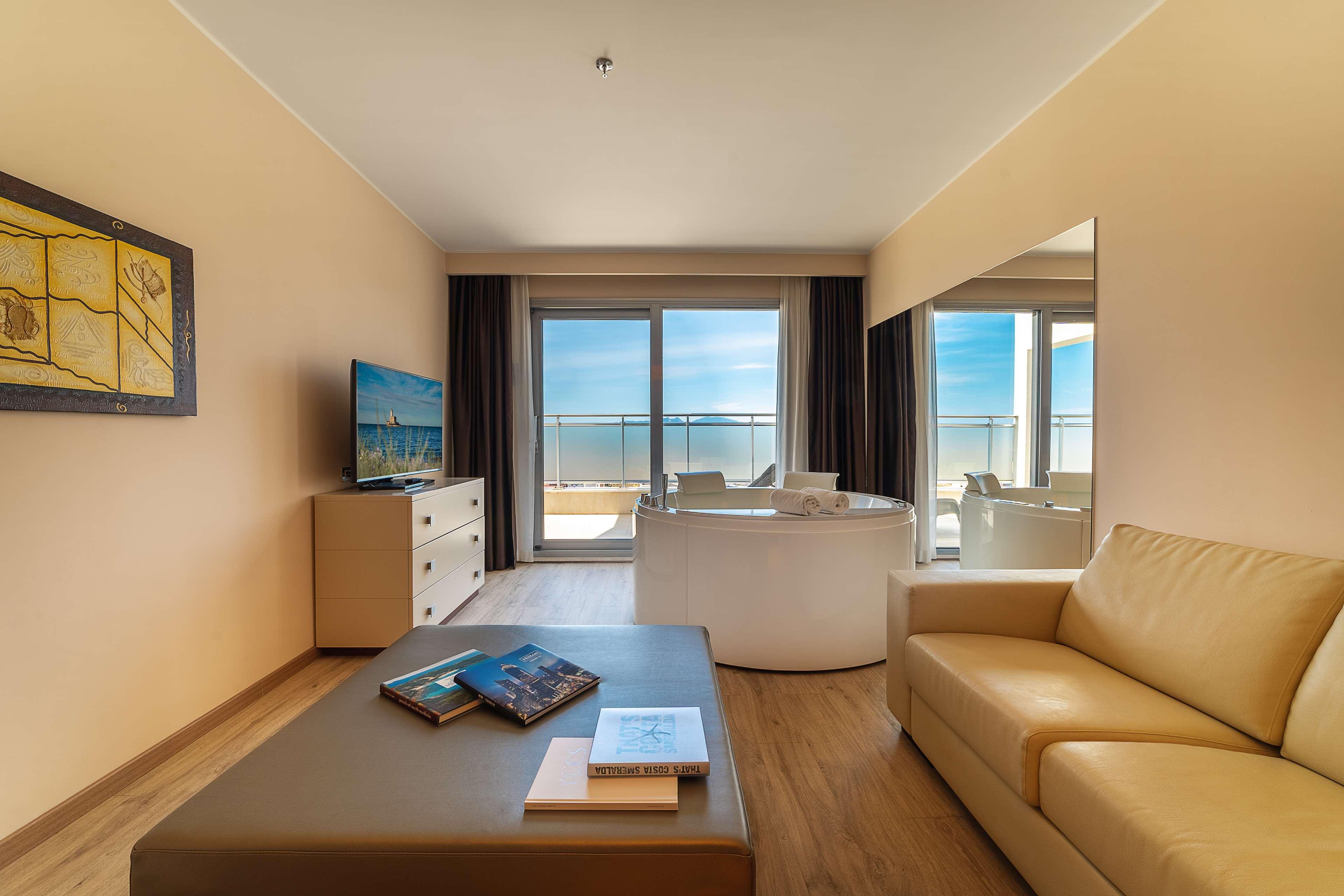 Suite Queen Size Bed