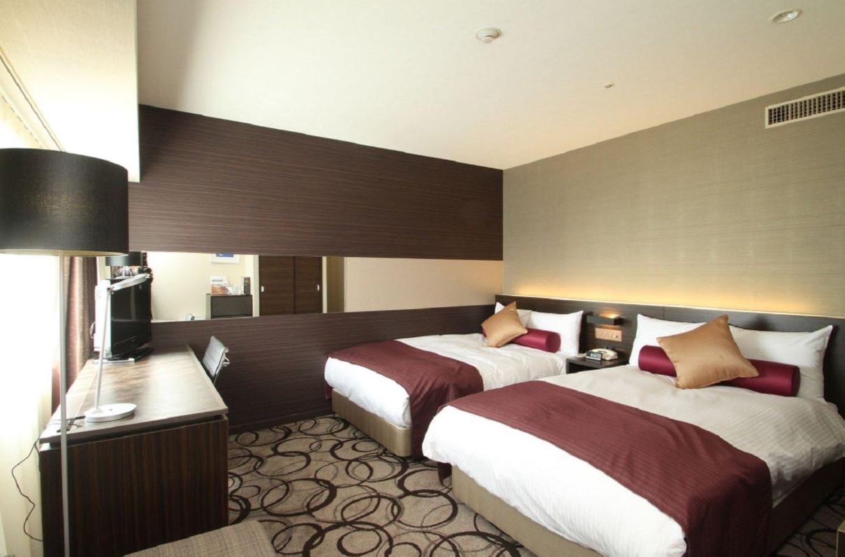 Twin Deluxe Two Beds