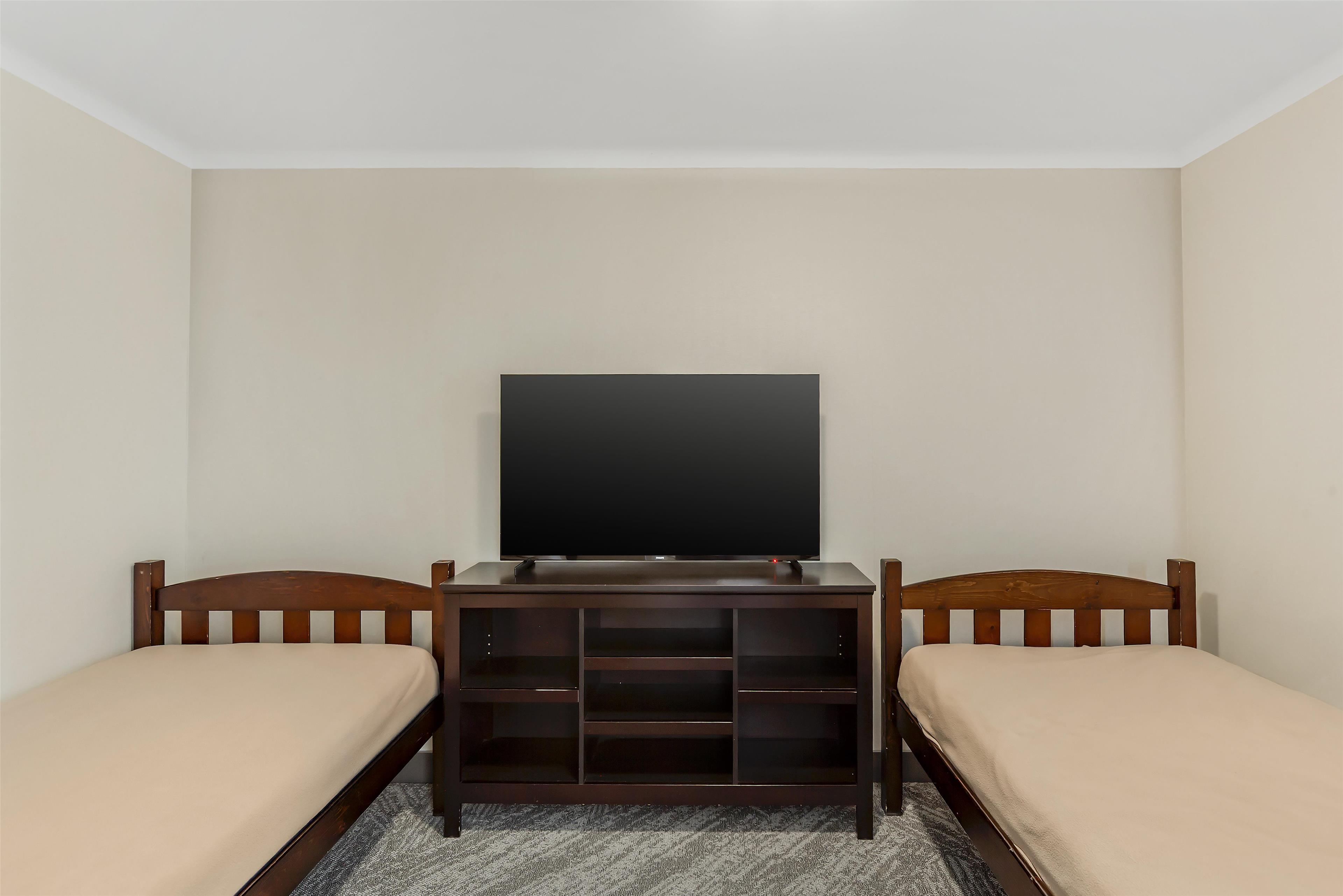 Family Room Capacity 6