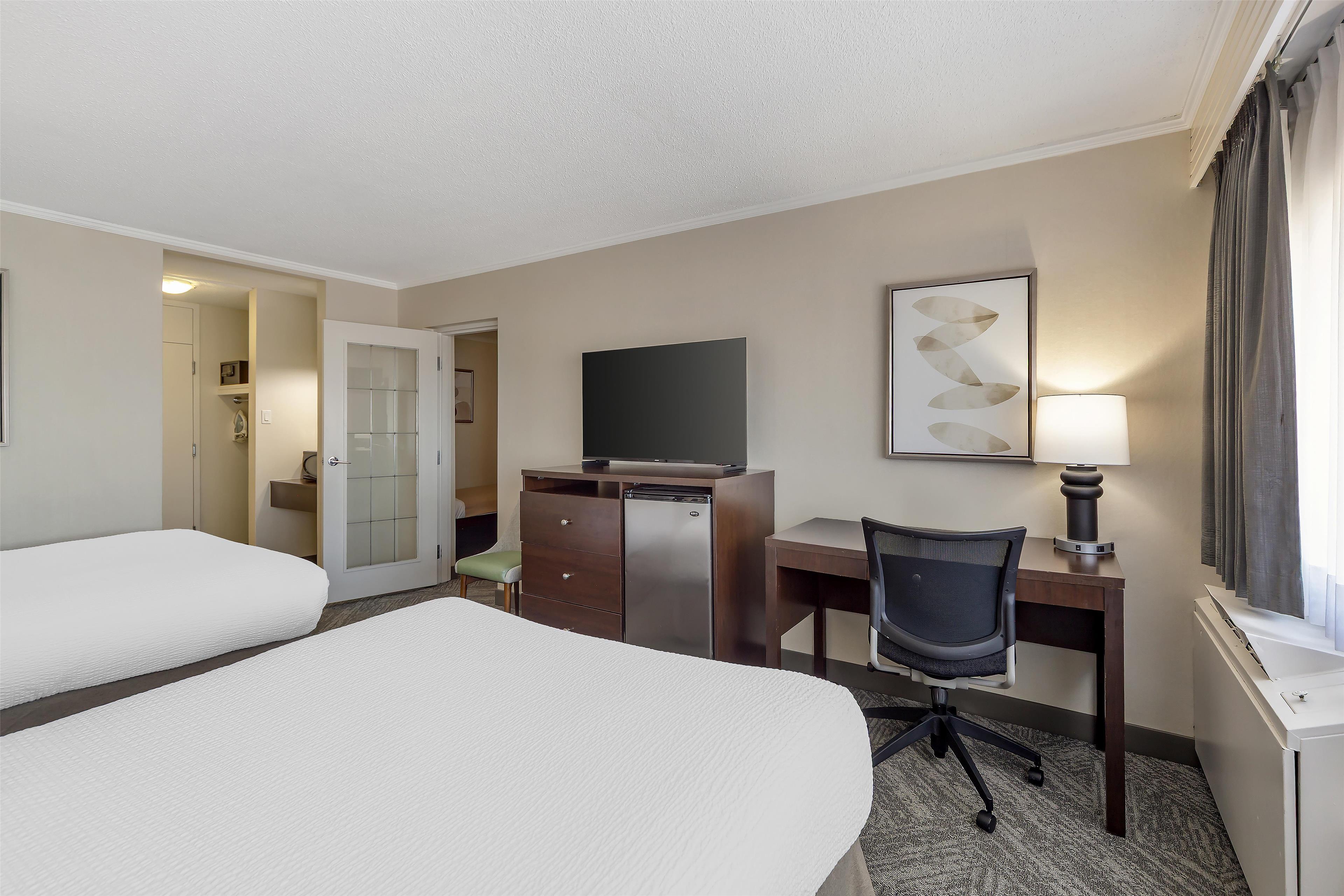 Double Executive Queen Bed