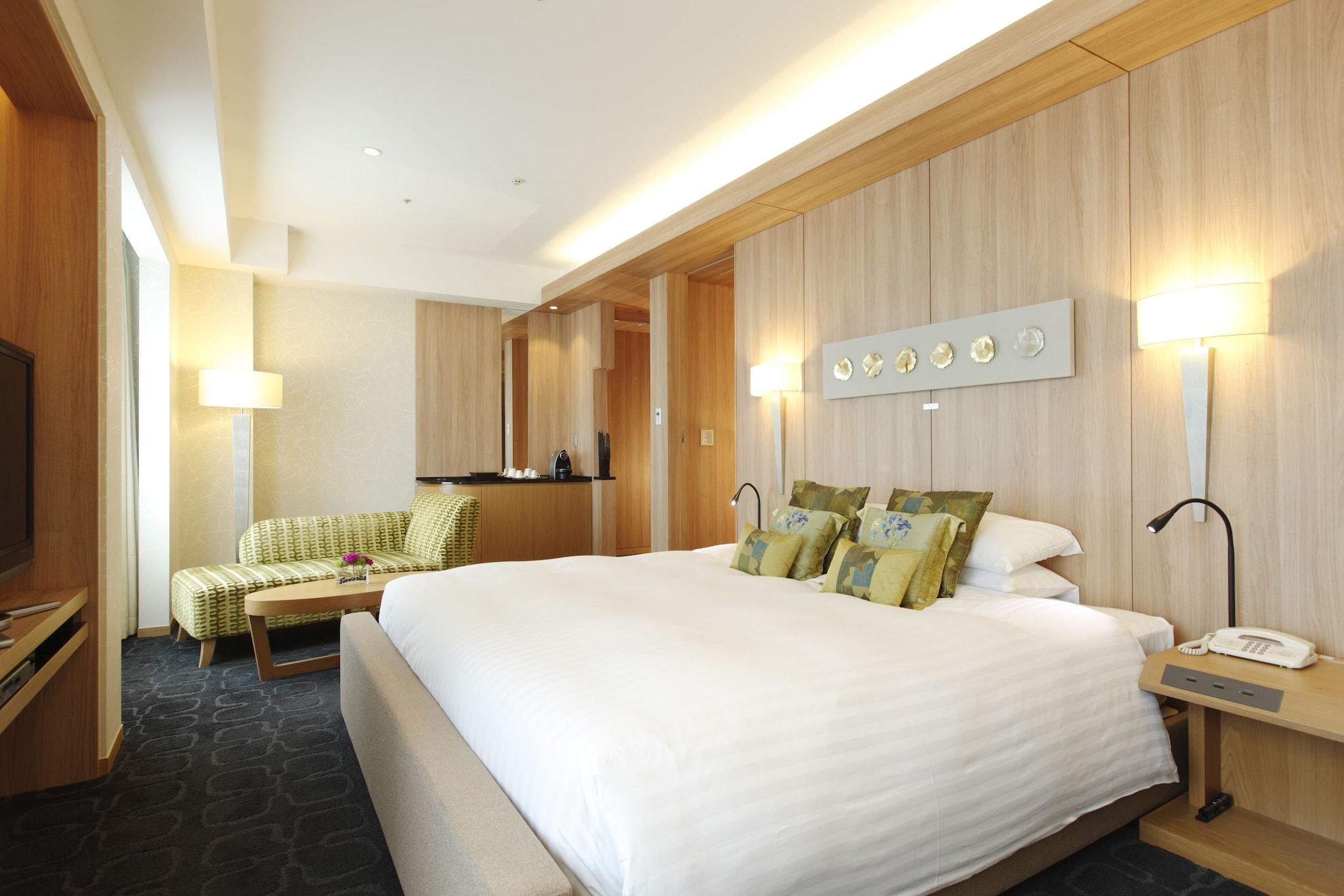 Double Deluxe King Bed