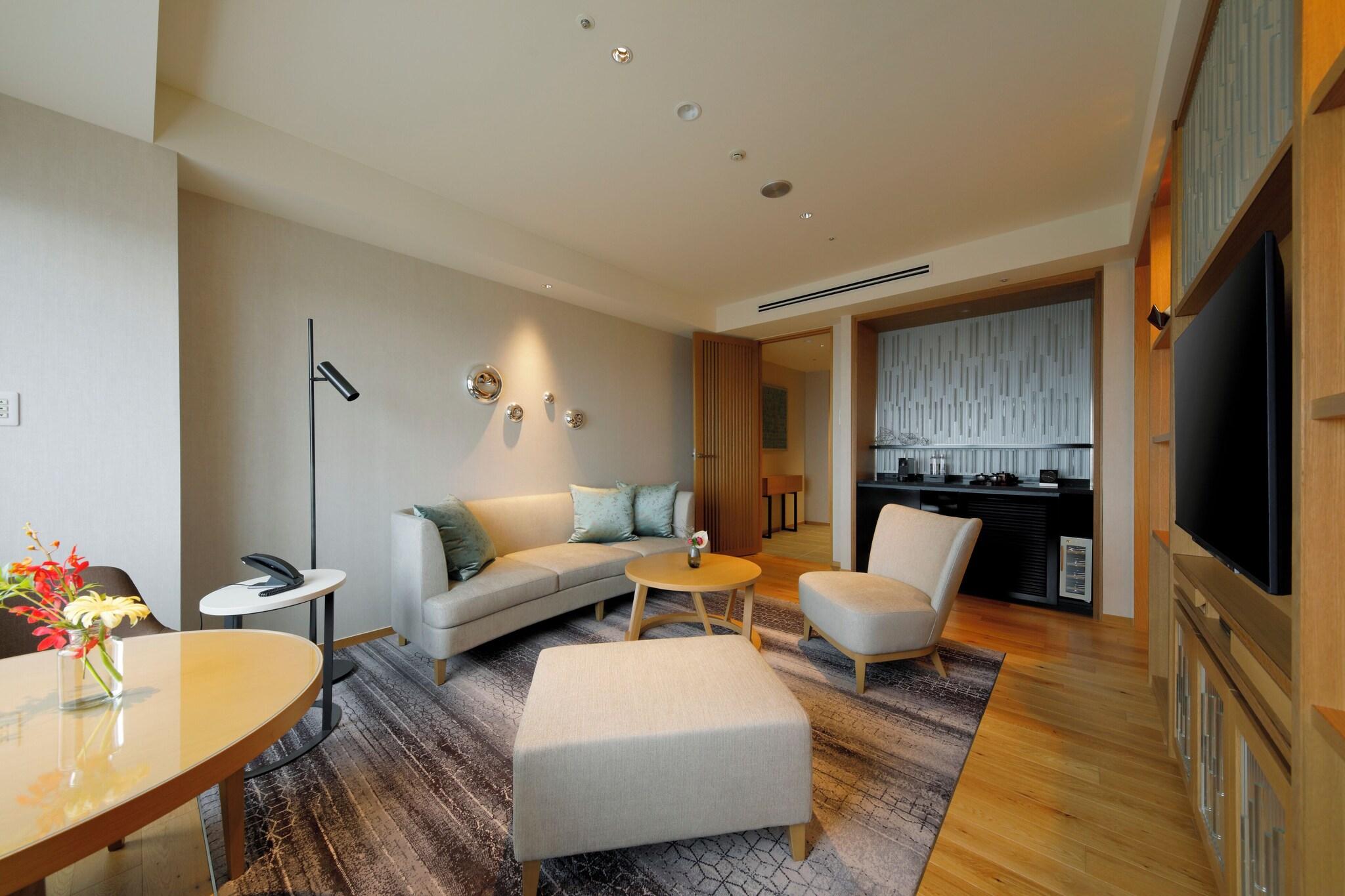 Suite Two Double Beds Non Smoking