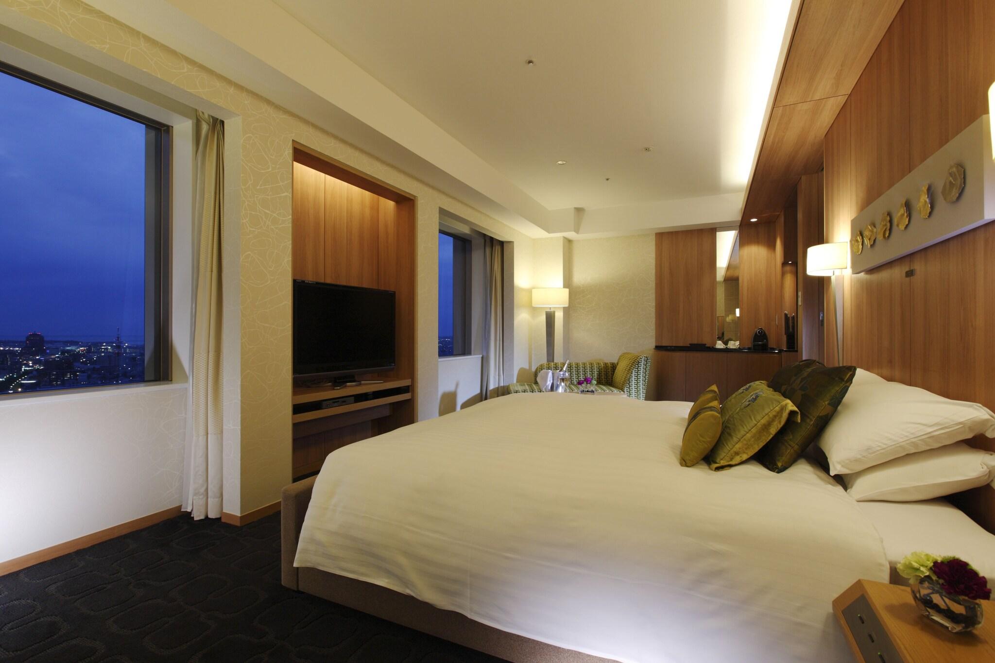 Double Deluxe King Bed