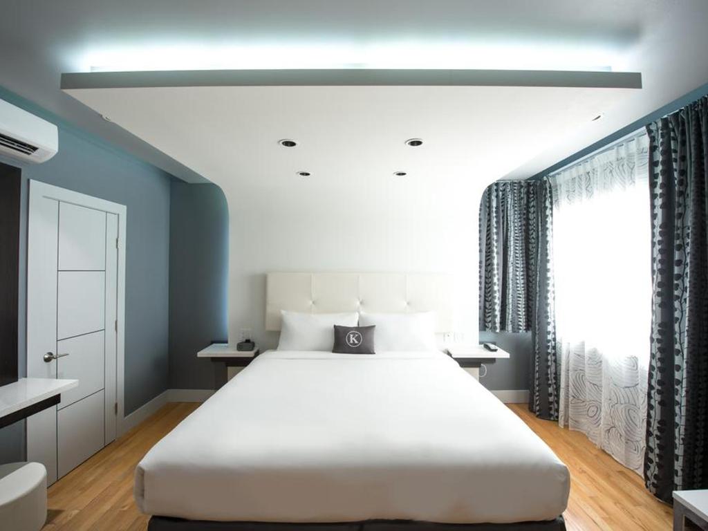 Double Deluxe King Bed