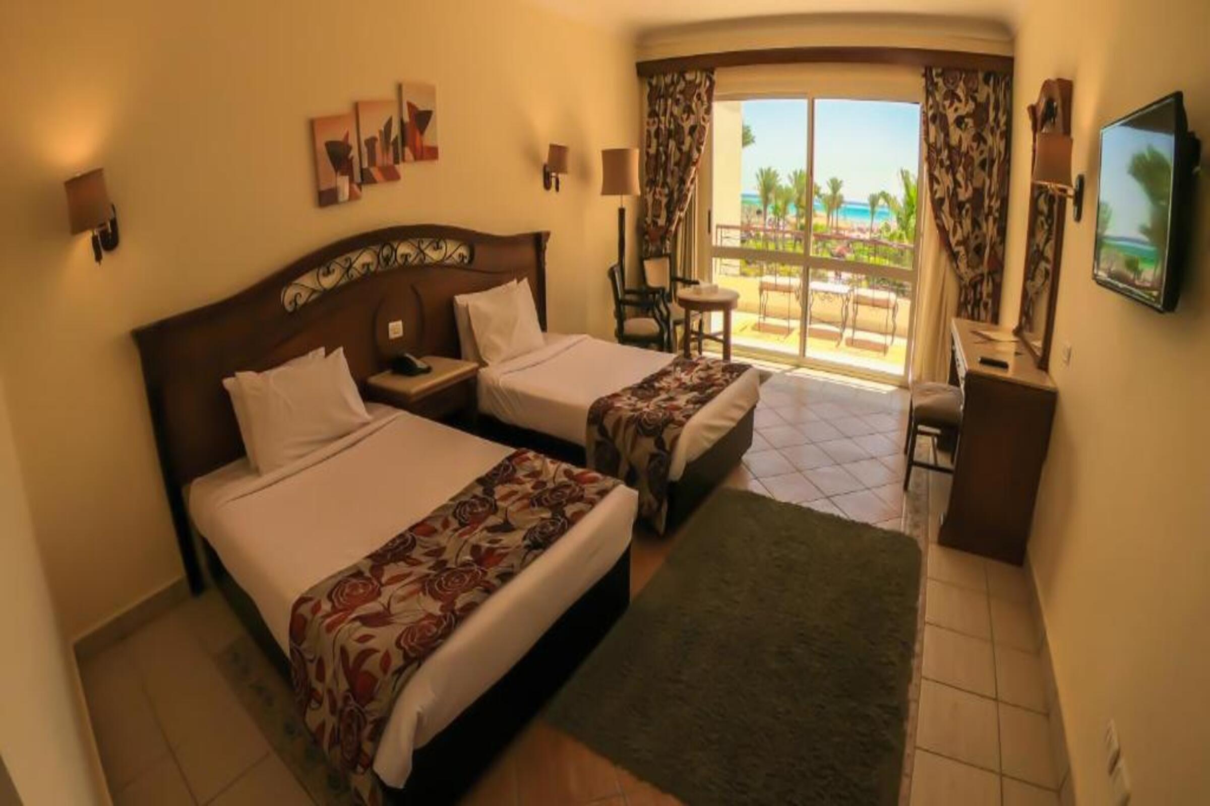 Double or Twin Deluxe Side Sea View