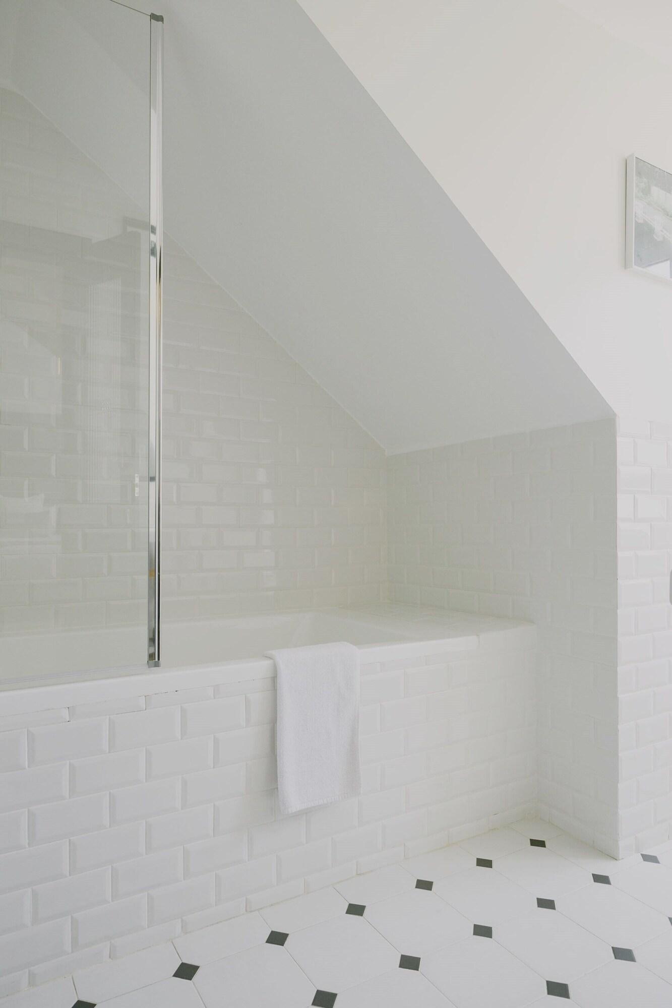 Double Single Premier Queen Bed