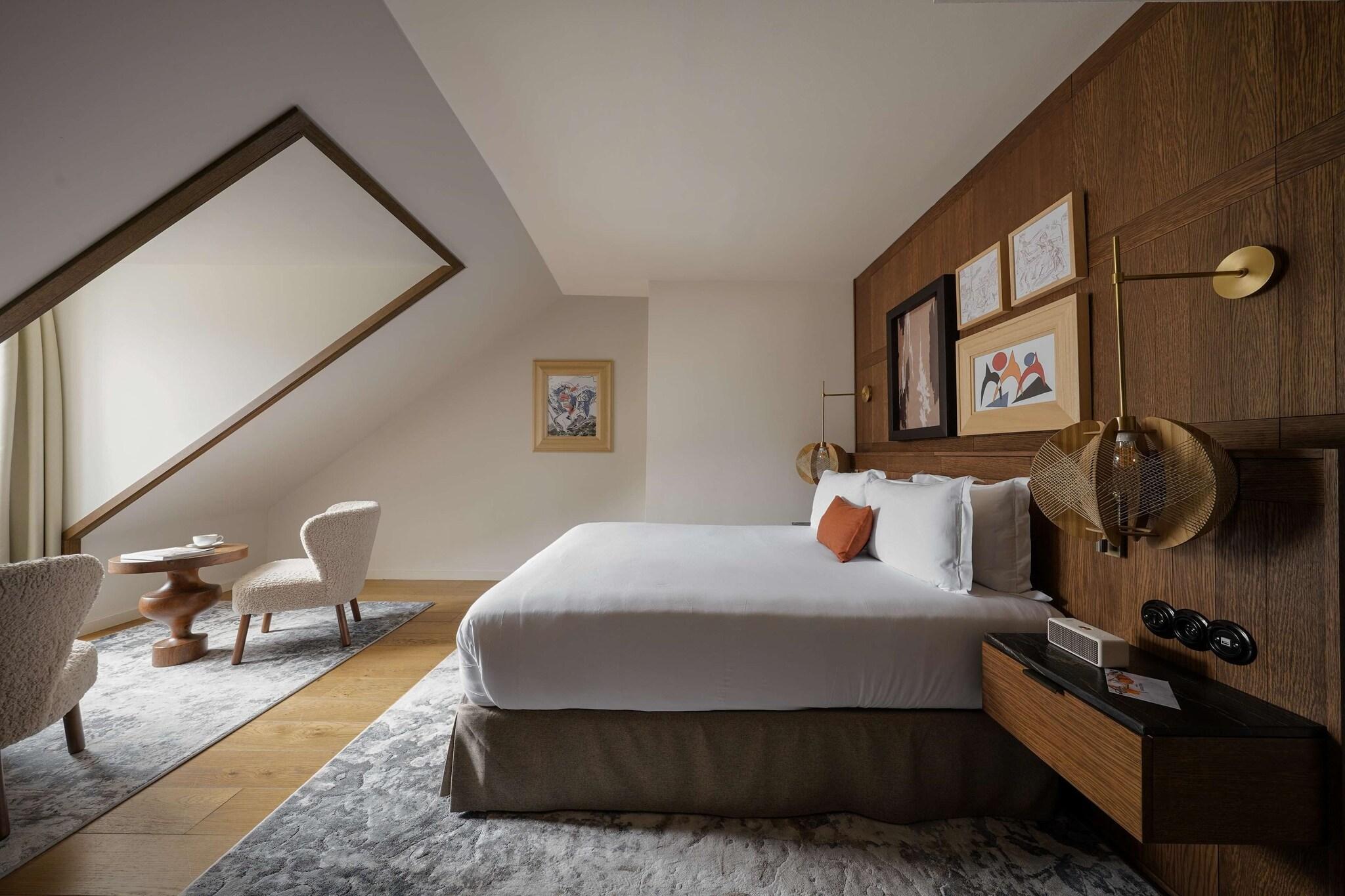 Double Single Premier Queen Bed