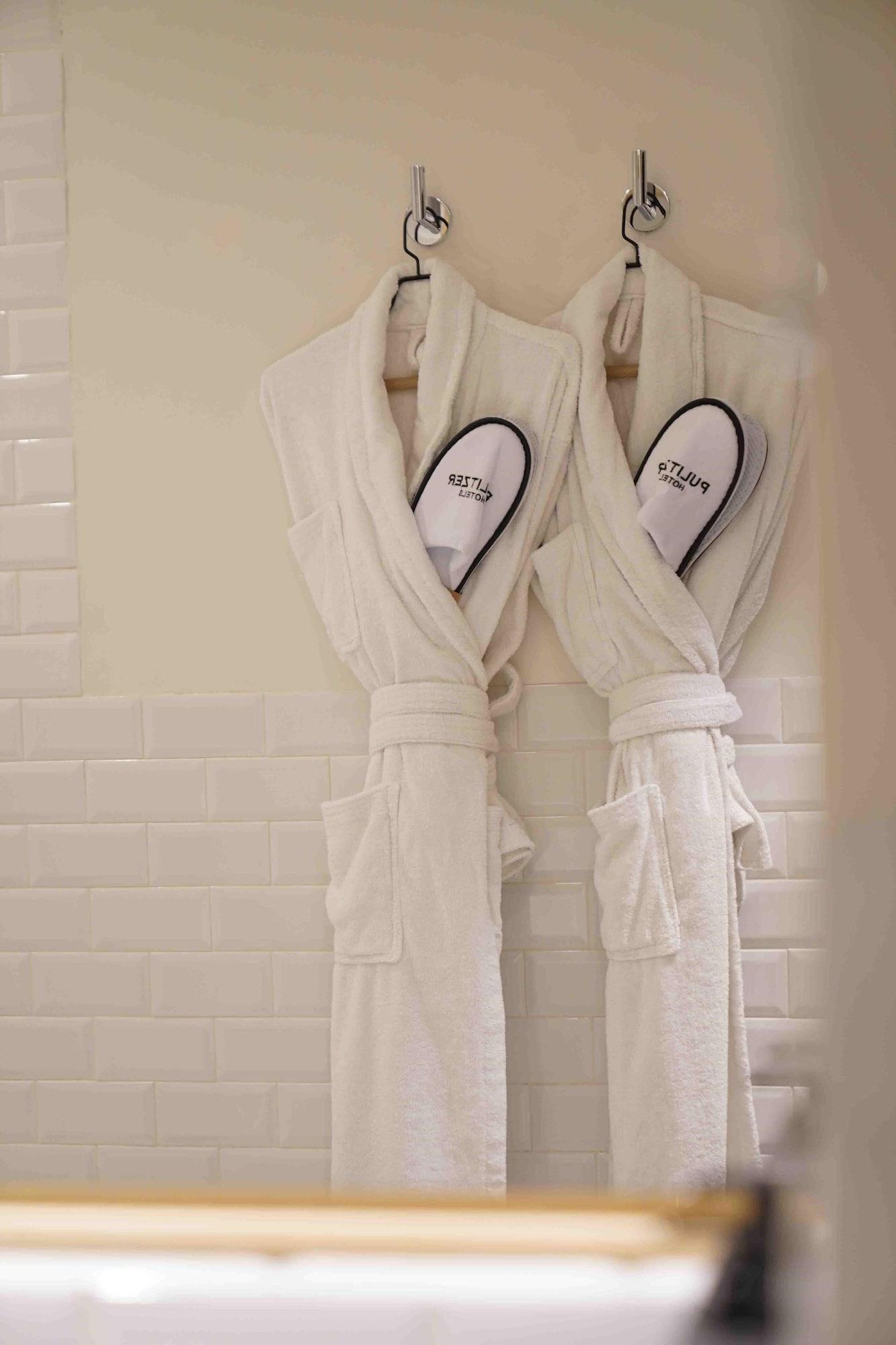 Double Queen Size Bed