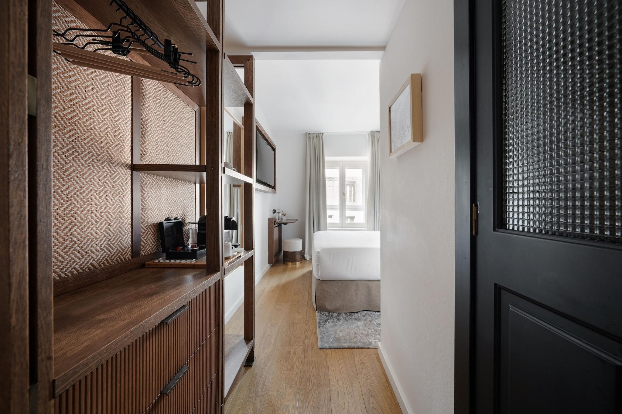 Double Queen Size Bed