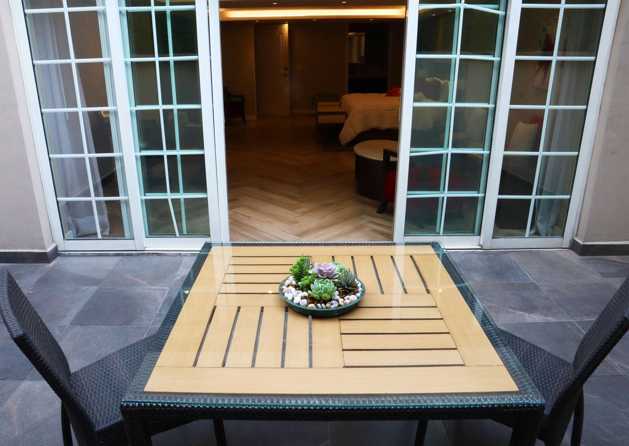 Junior Suite King Size Bed