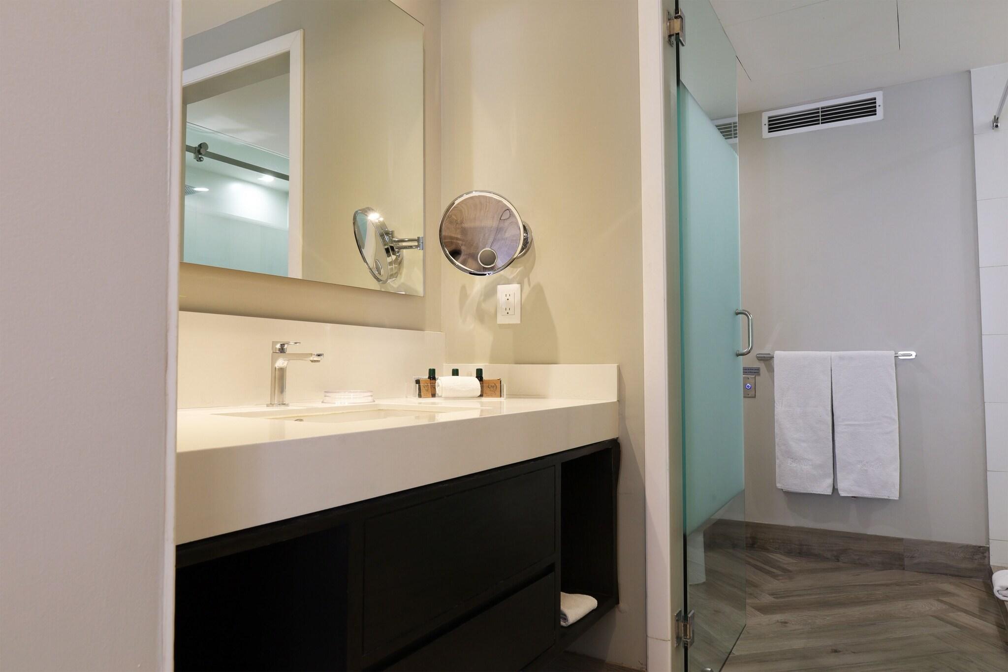 Junior Suite King Size Bed