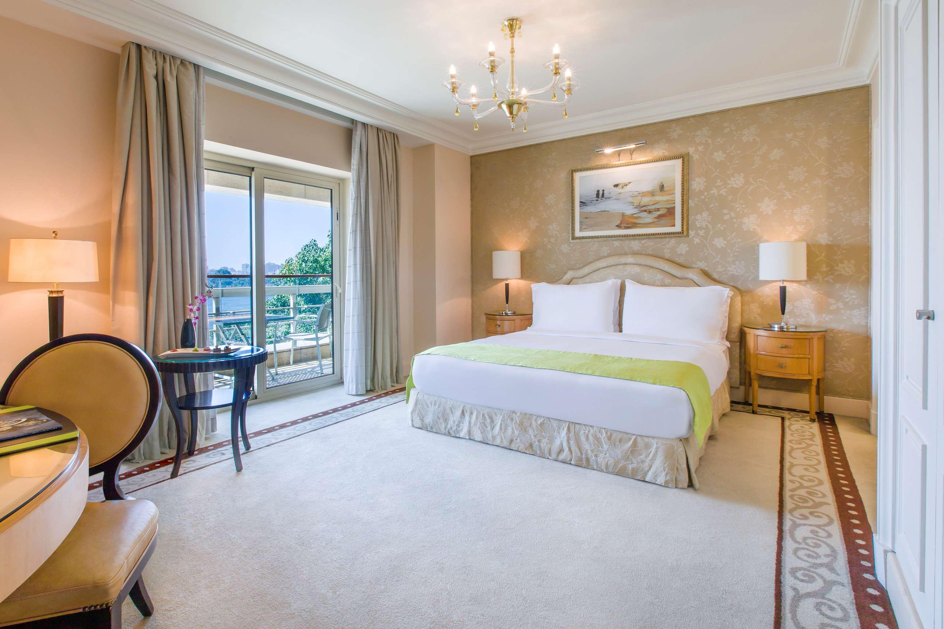 Double Deluxe Queen Bed