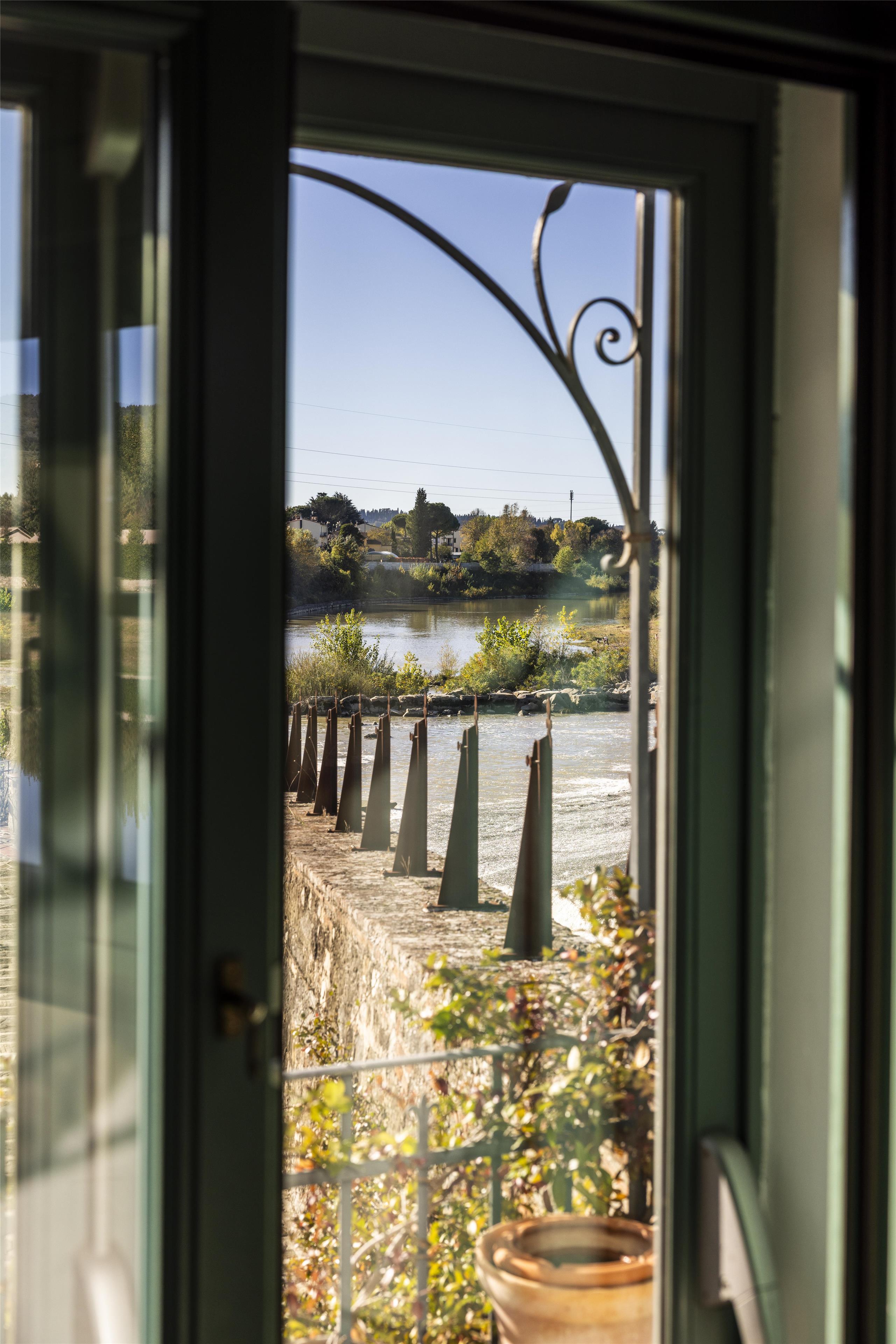 Room River View