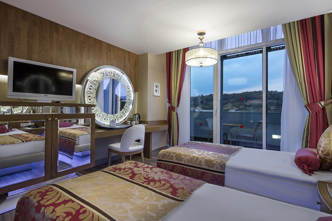 Family Room Land View