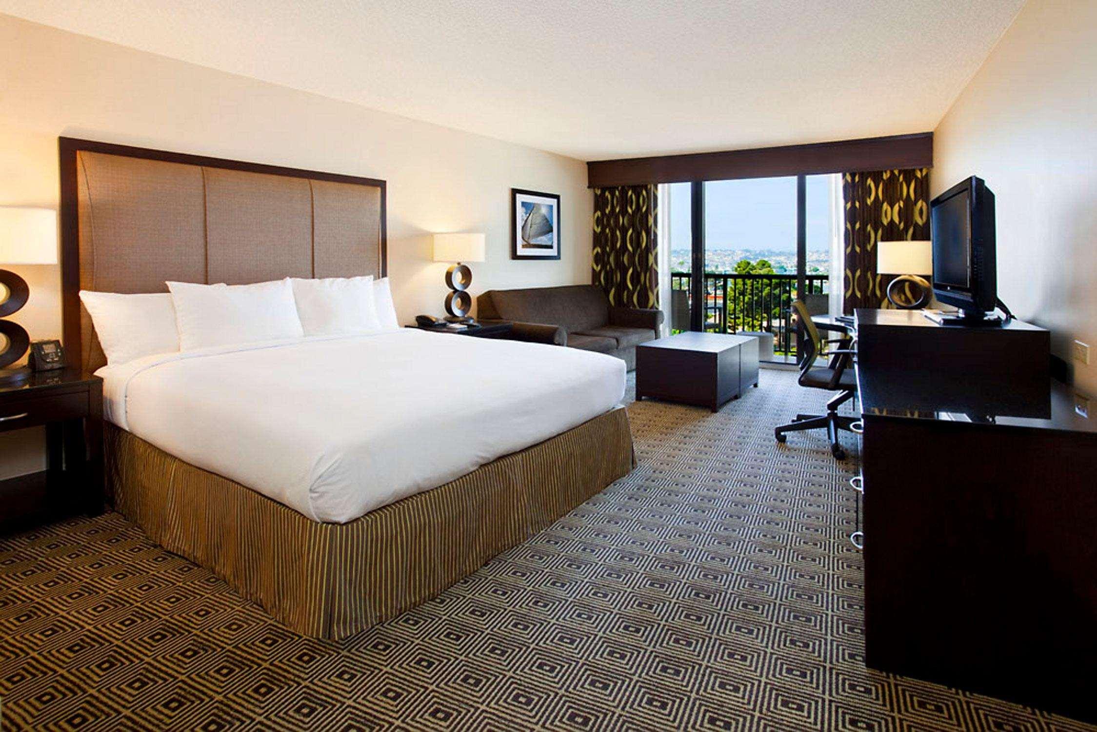 Double King Bed One Bedroom 