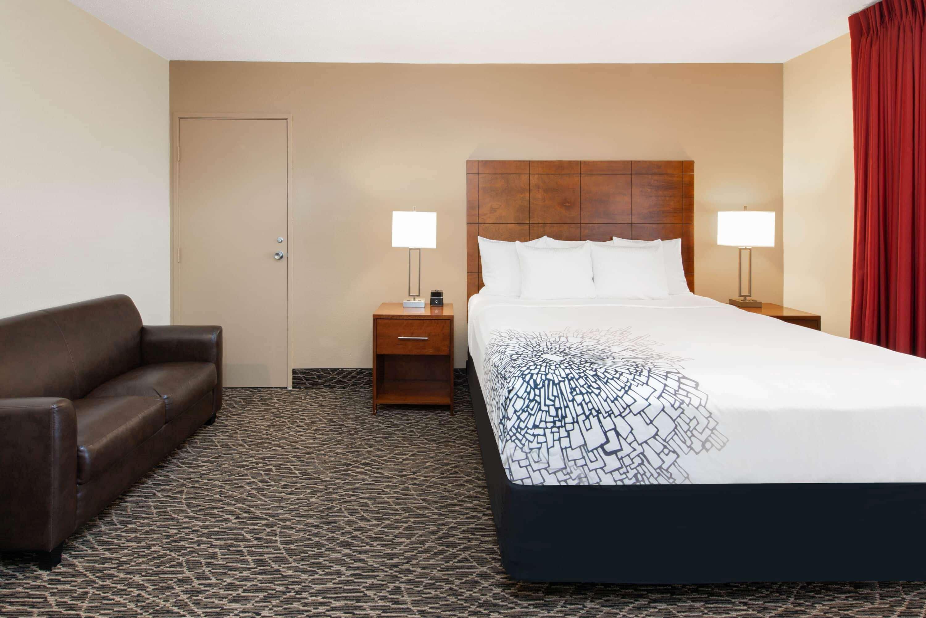 Suite Deluxe King Bed