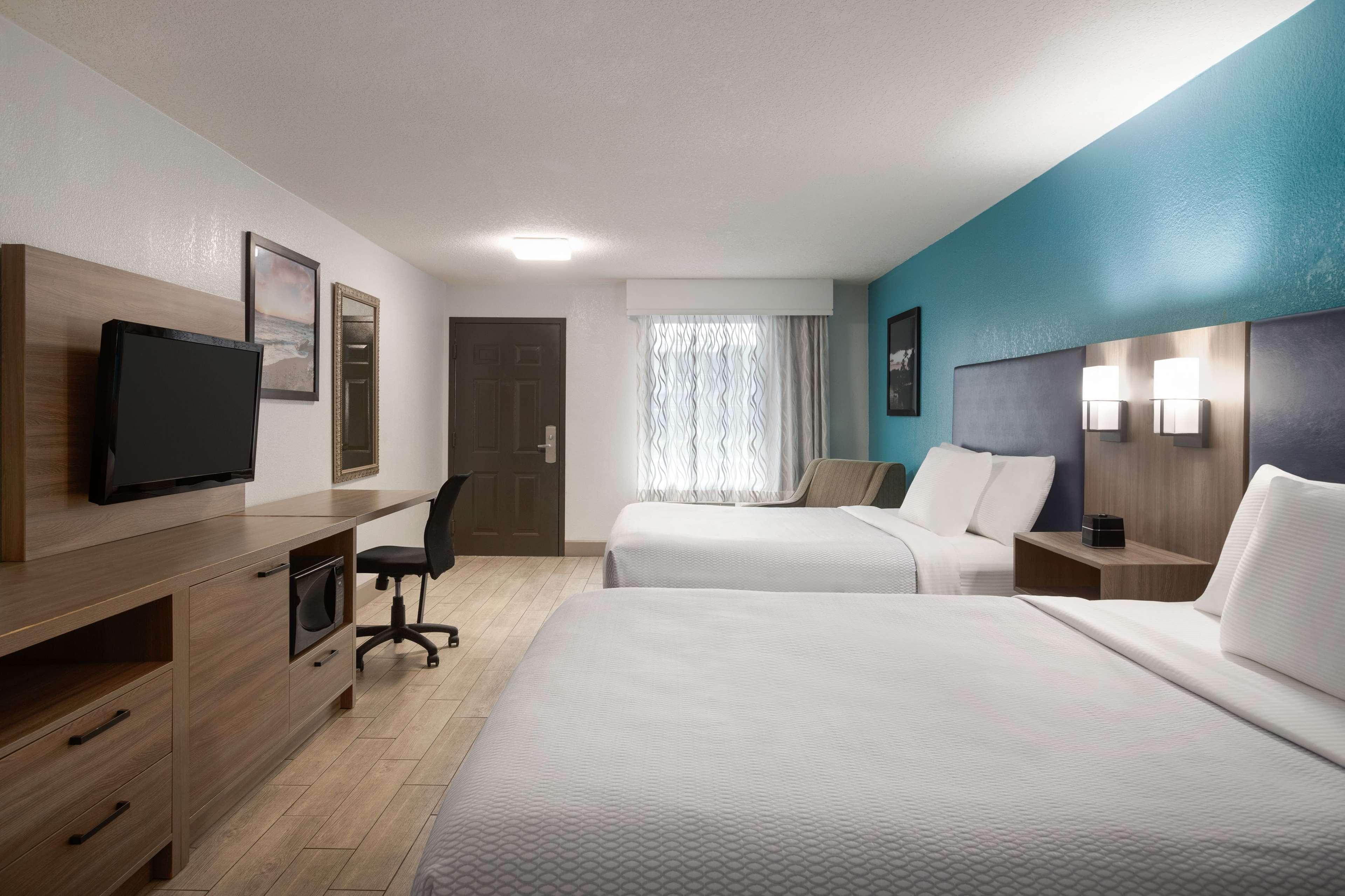 Room City View Two Queen Beds