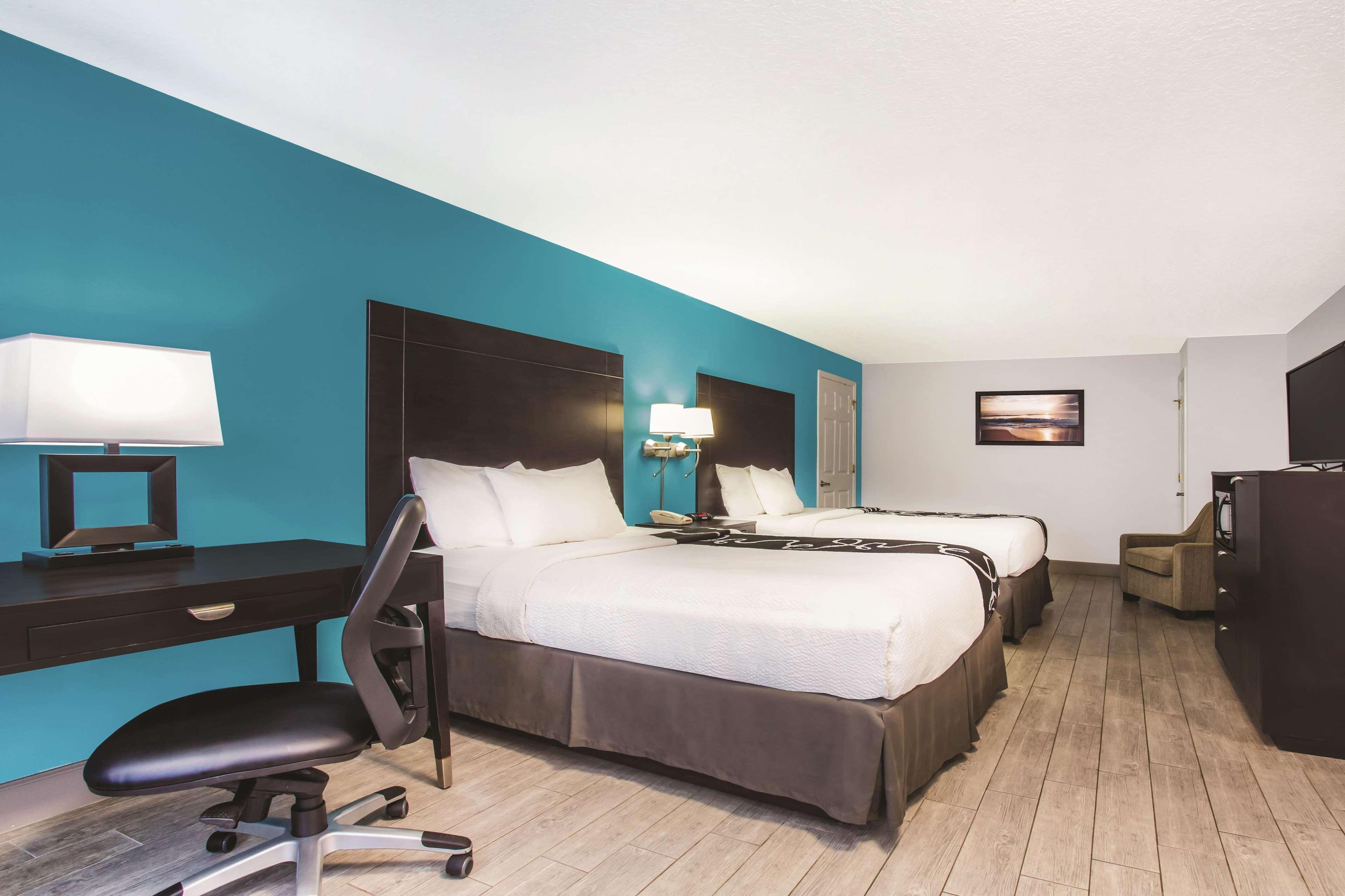 Room City View Two Queen Beds