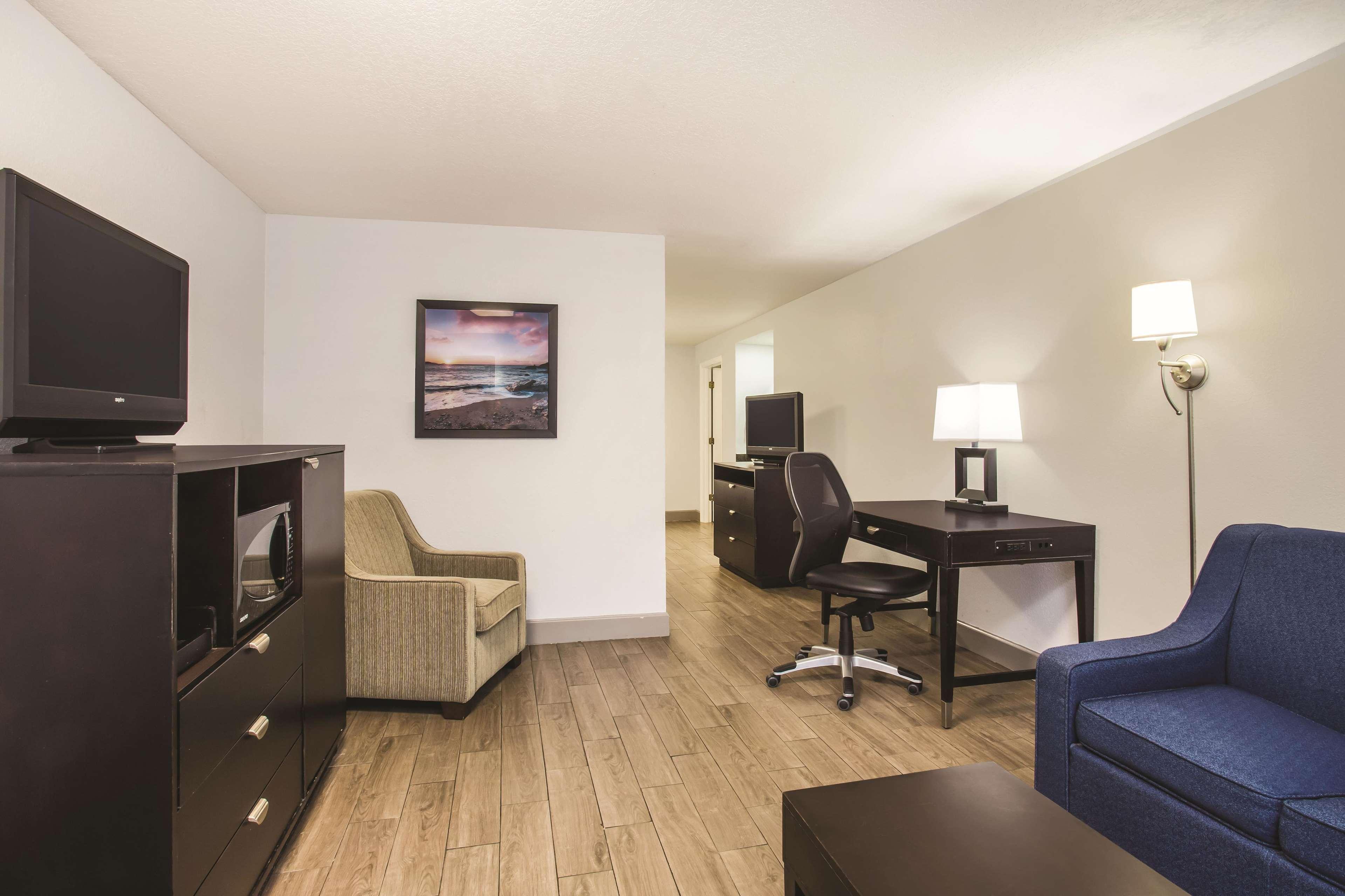 Suite Deluxe City View