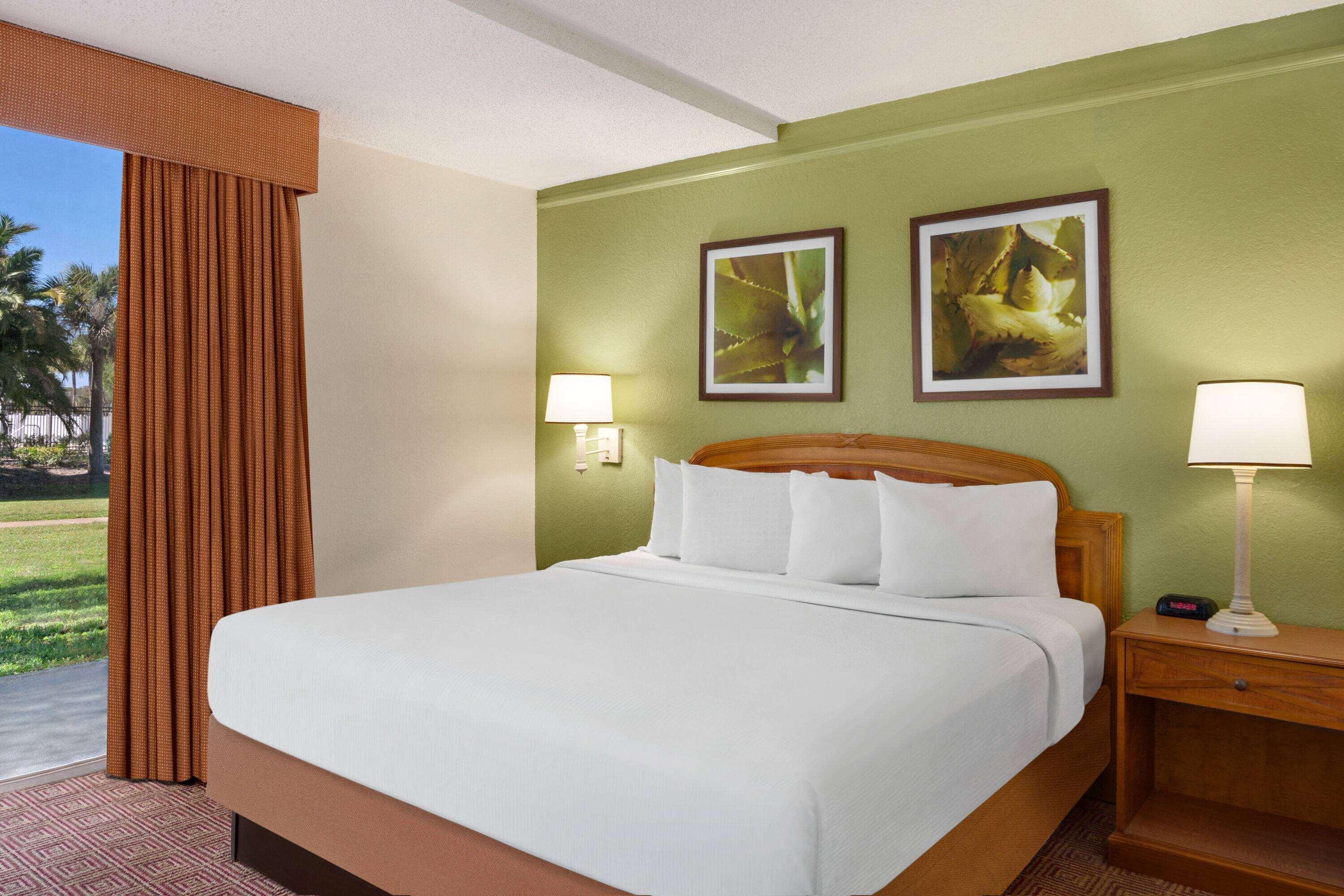 Double Deluxe King Bed