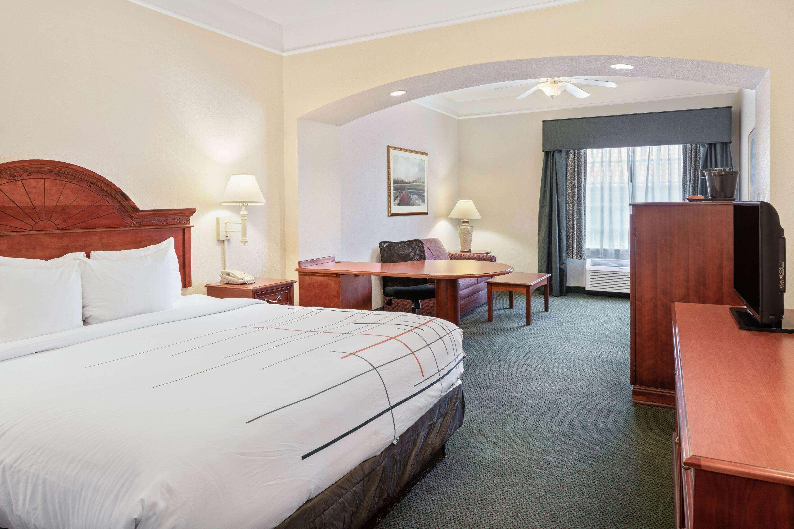 Double King Bed Non Smoking