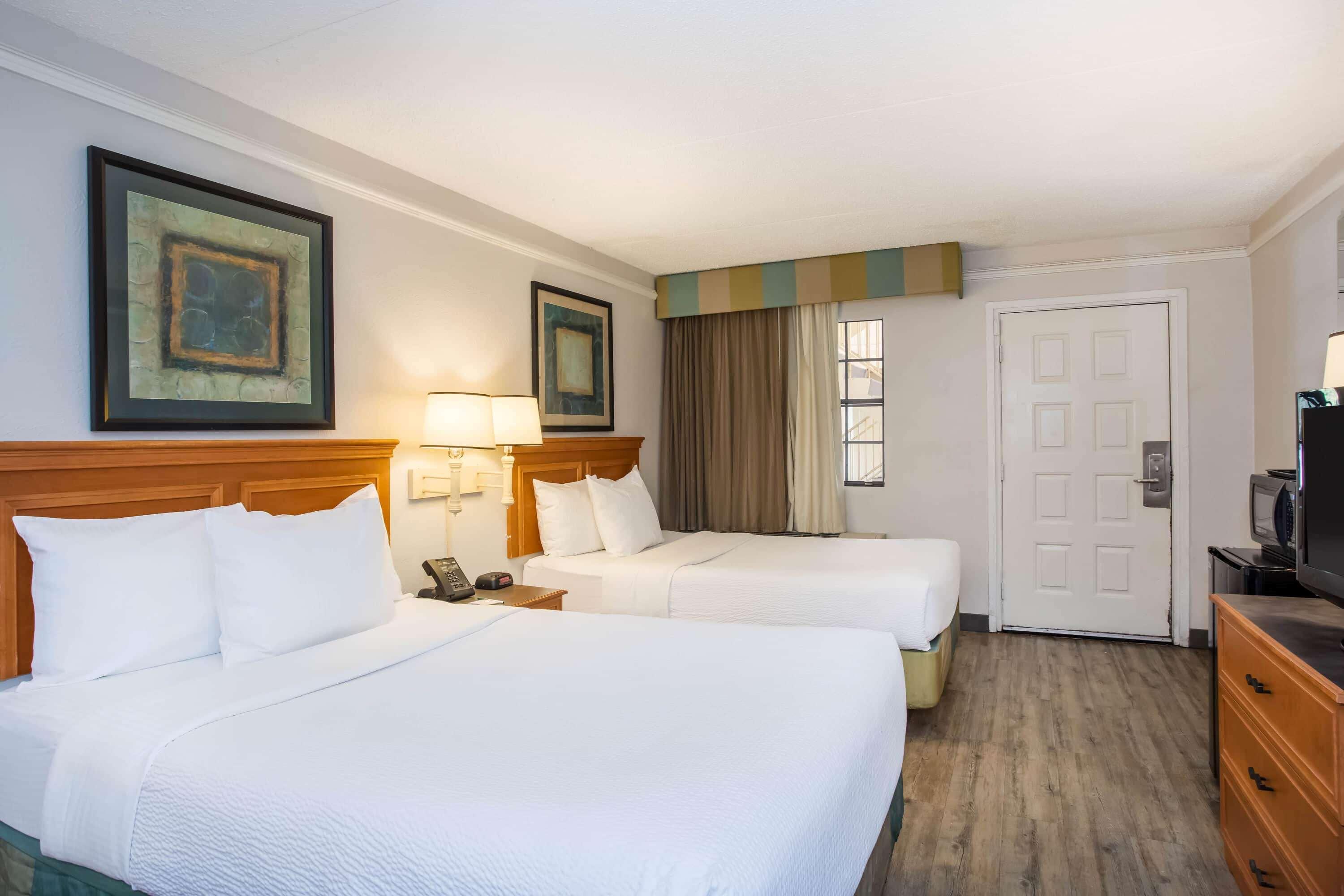 Room Deluxe Two Double Beds