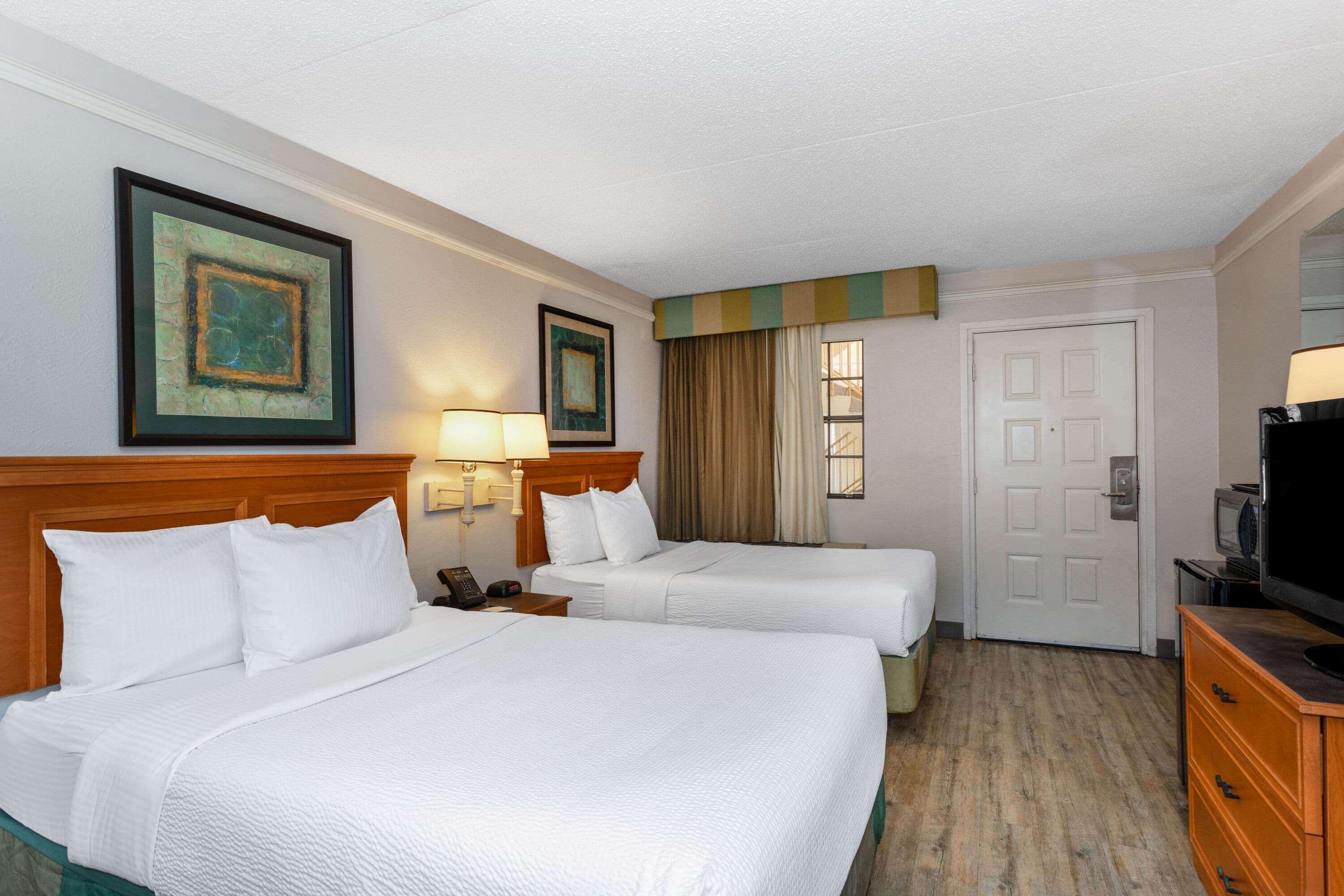 Room Deluxe Two Double Beds