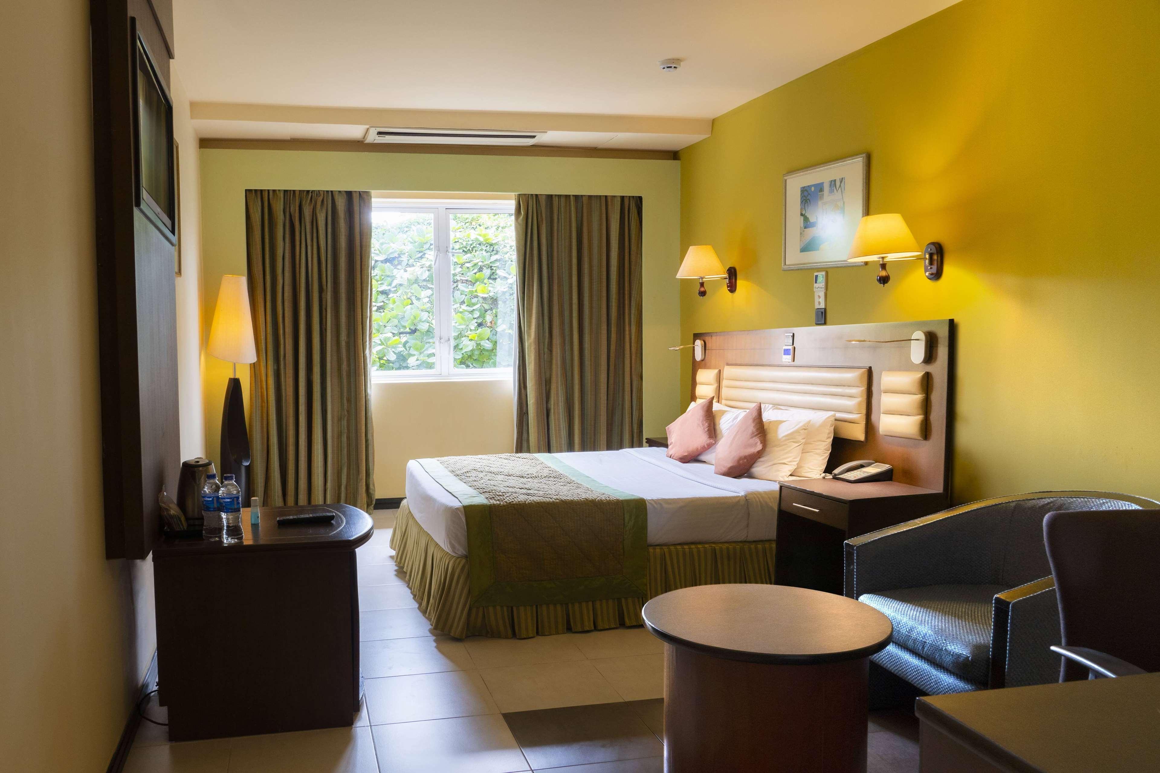 Double Queen Size Bed