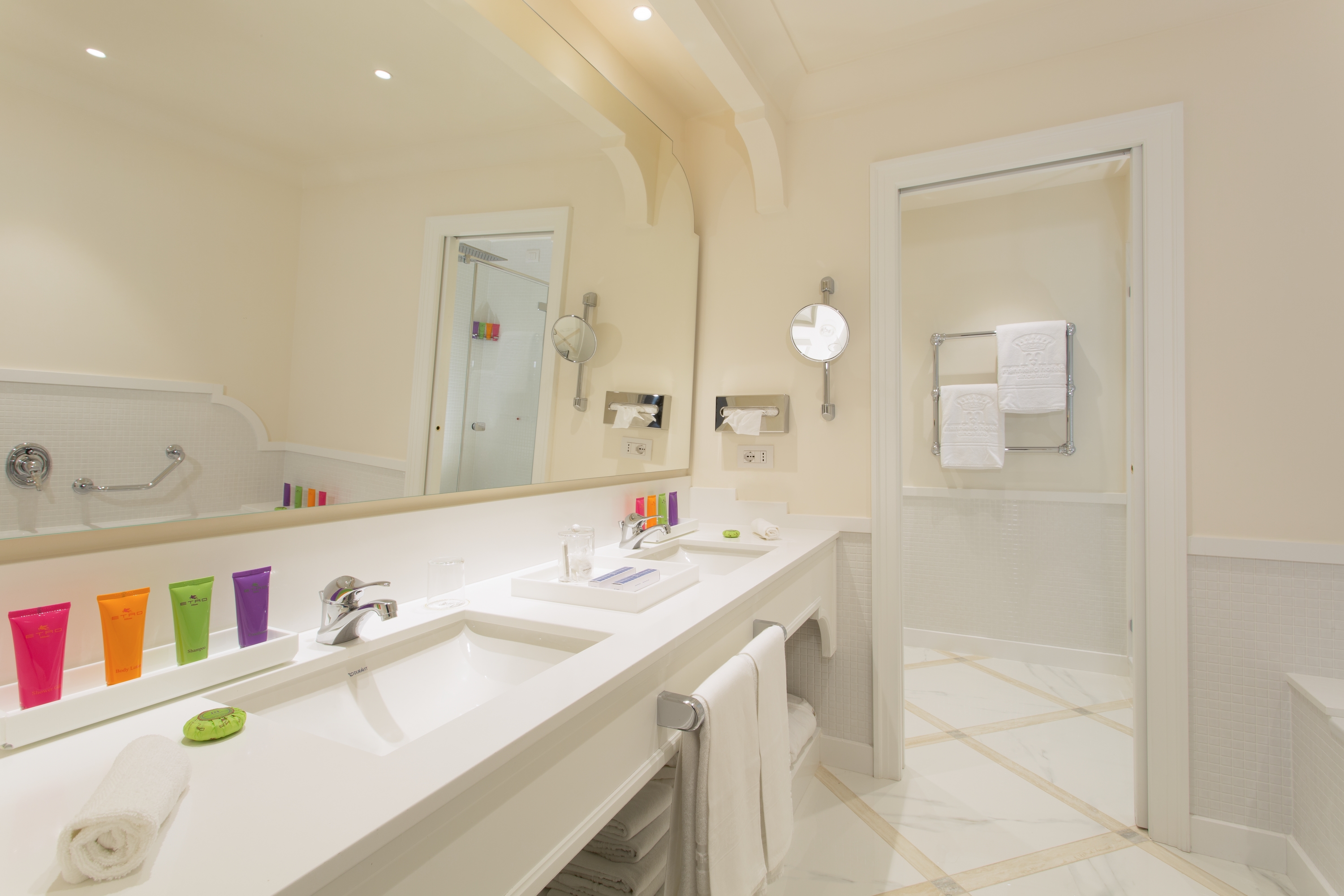 Junior Suite with Jacuzzi with Views
