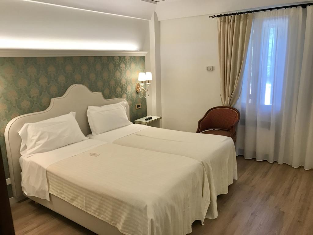 Double Single Classic