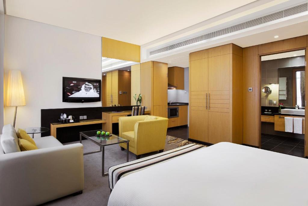 Studio King Size Bed