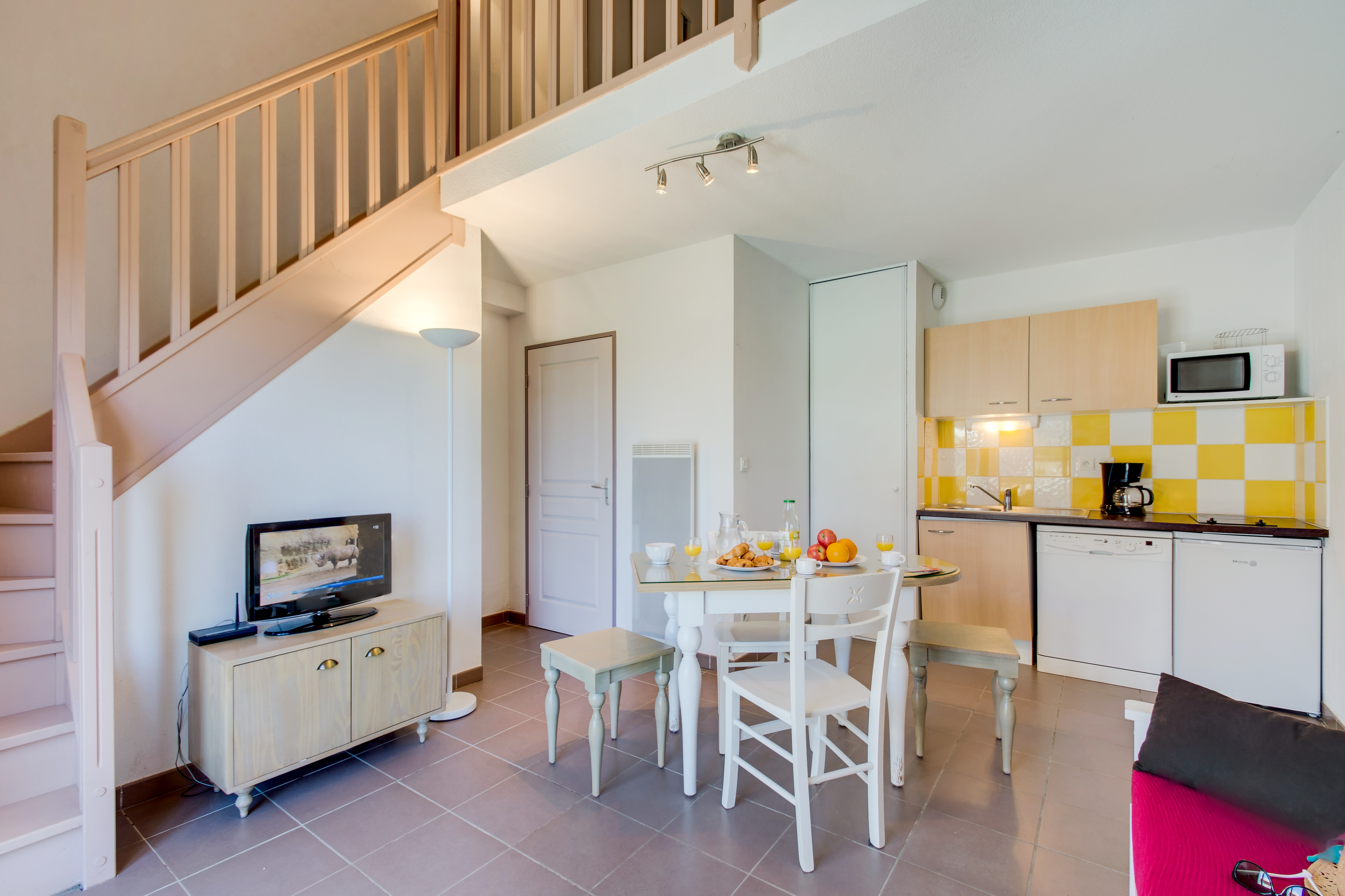 Home Capacity 6 Two Bedrooms