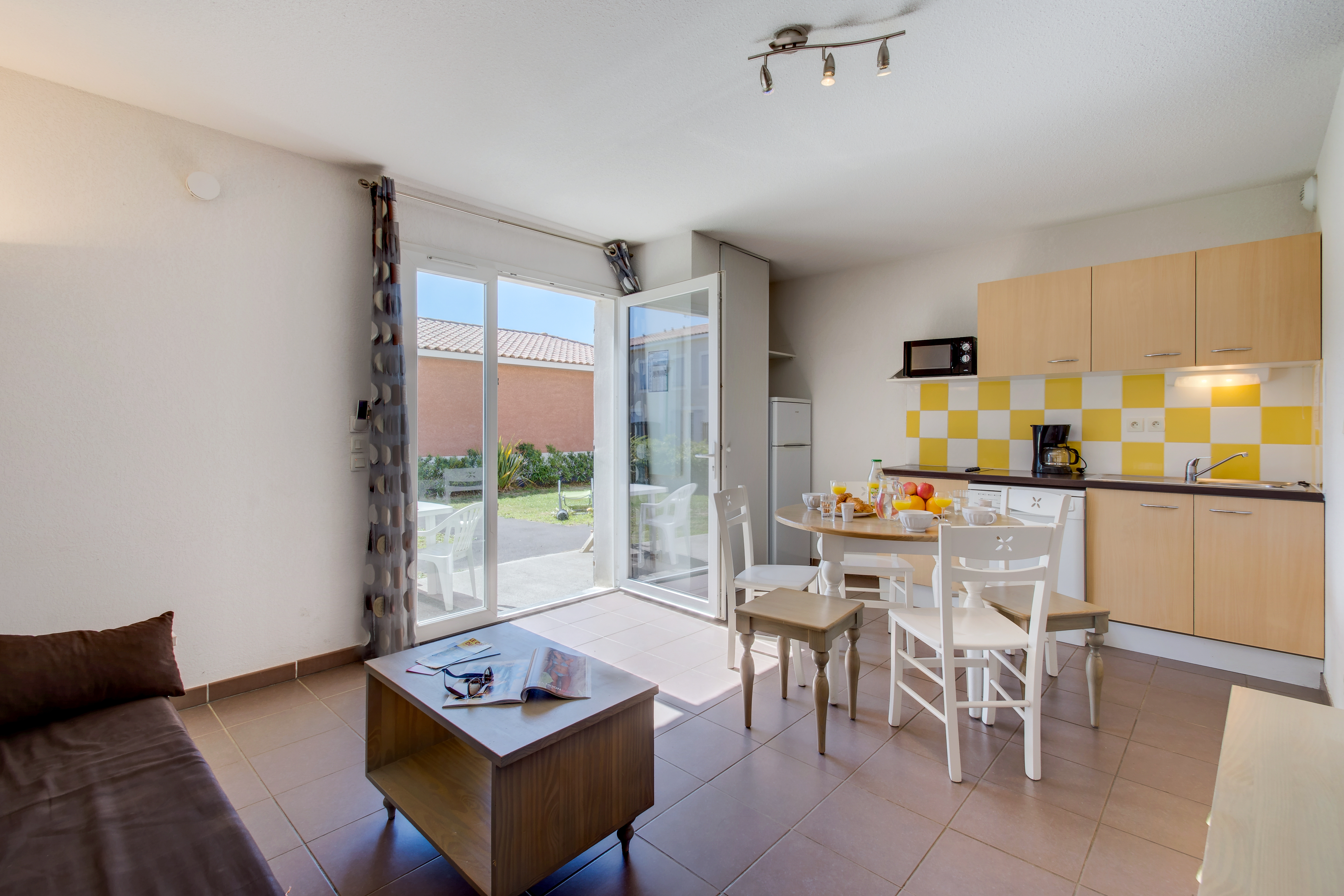 Home Capacity 6 One Bedroom