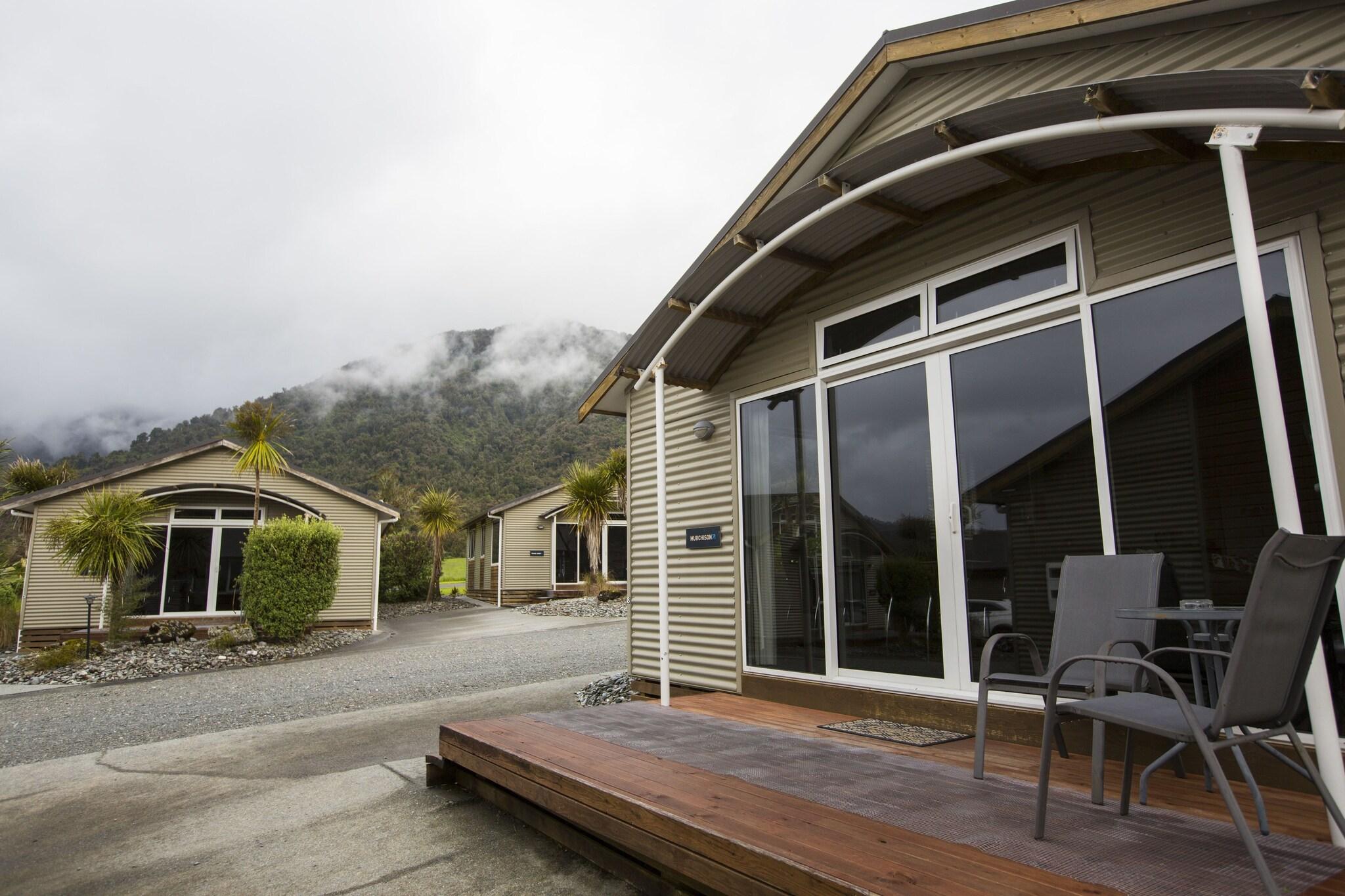 Chalet Queen Size Bed