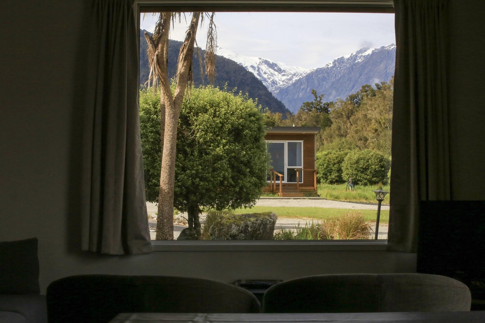 Chalet Queen Size Bed