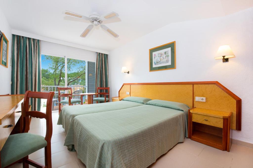 Double or Twin Standard