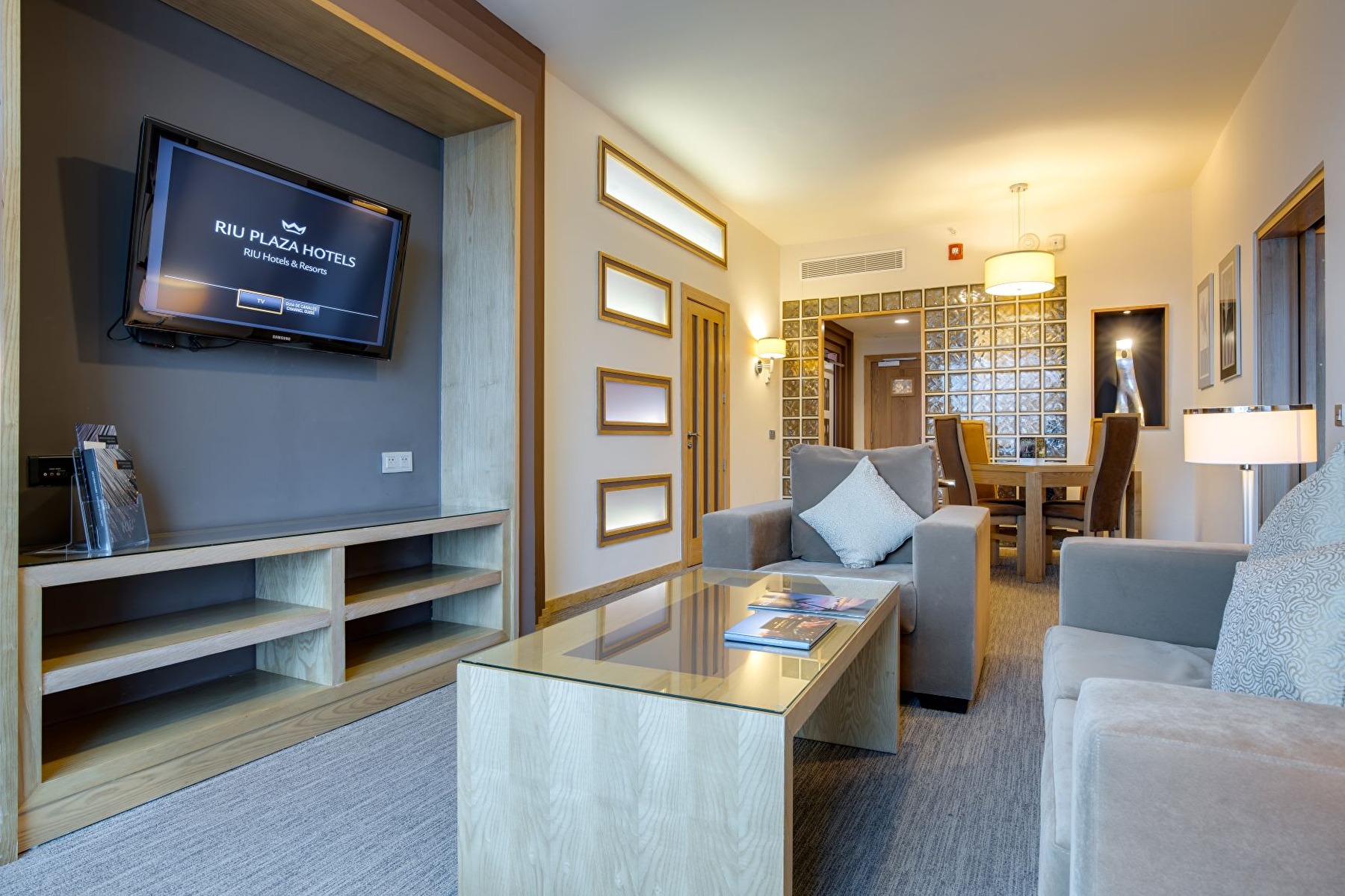 Family Room King Size Bed