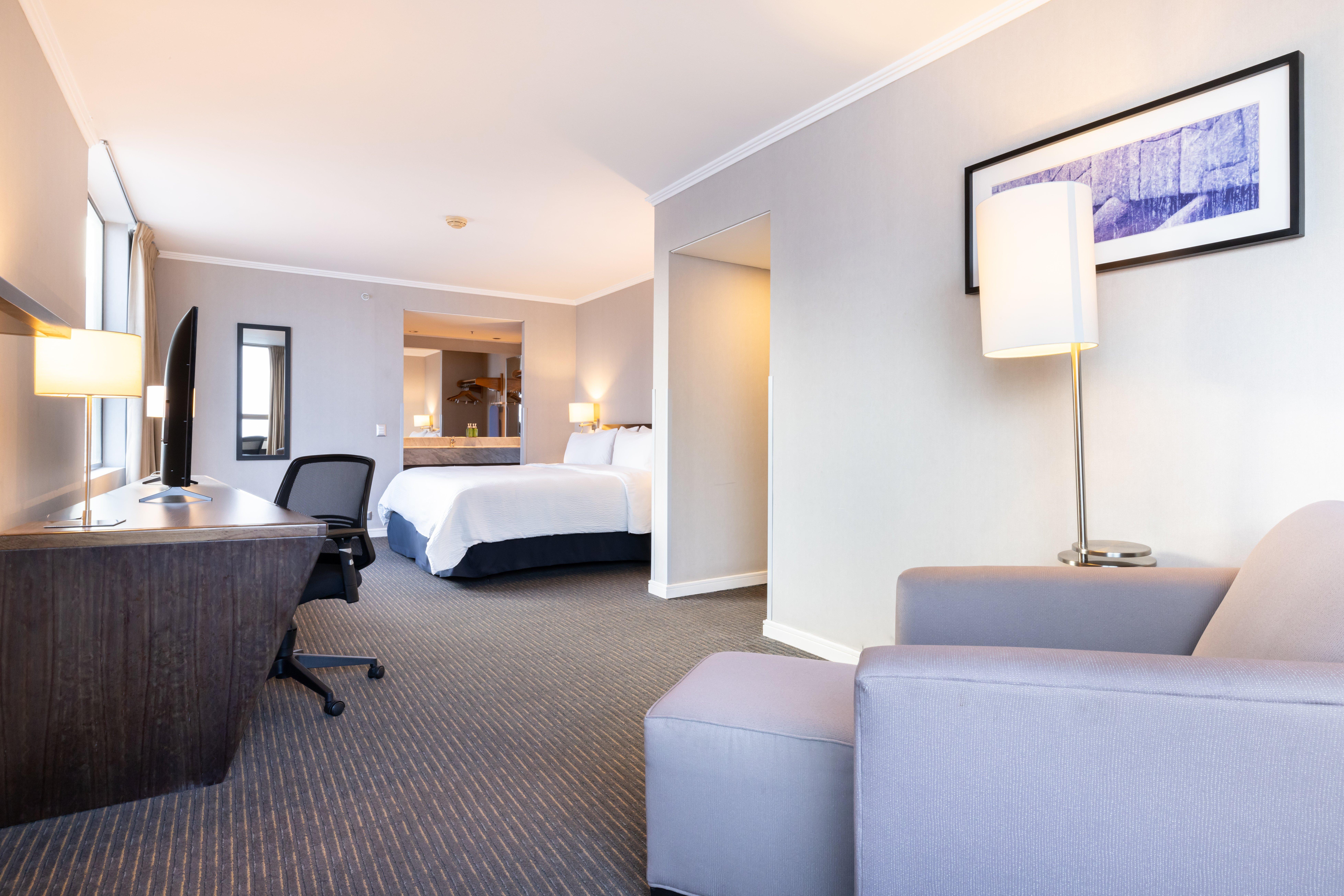 Suite Ocean View King Bed