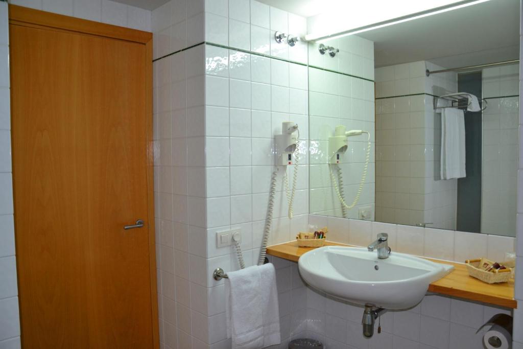 Quadruple Connecting Room