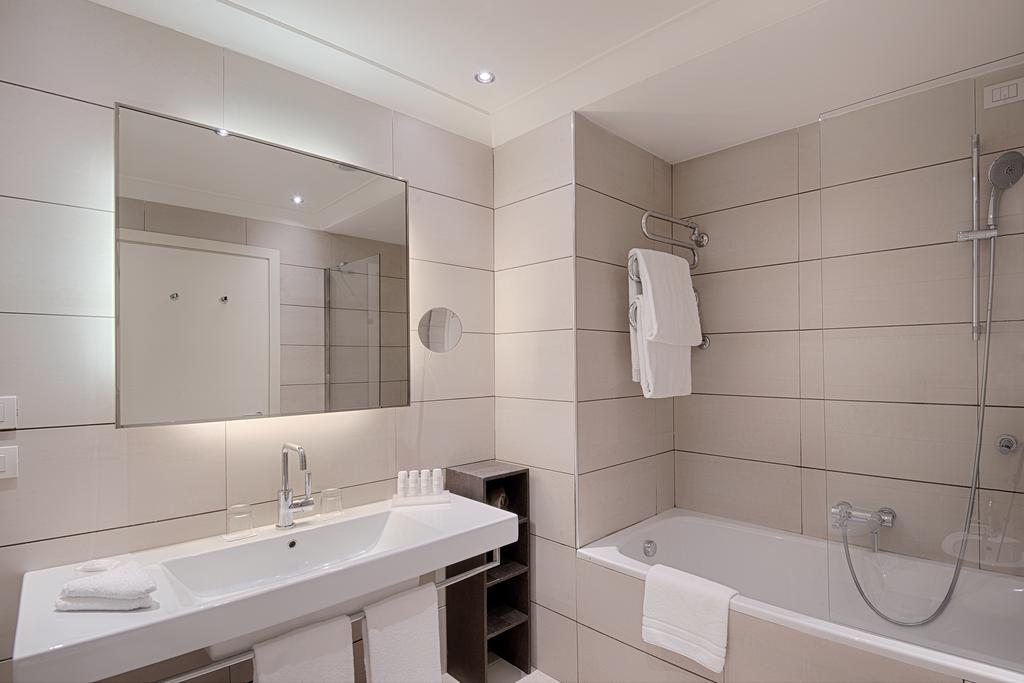 Double or Twin Deluxe