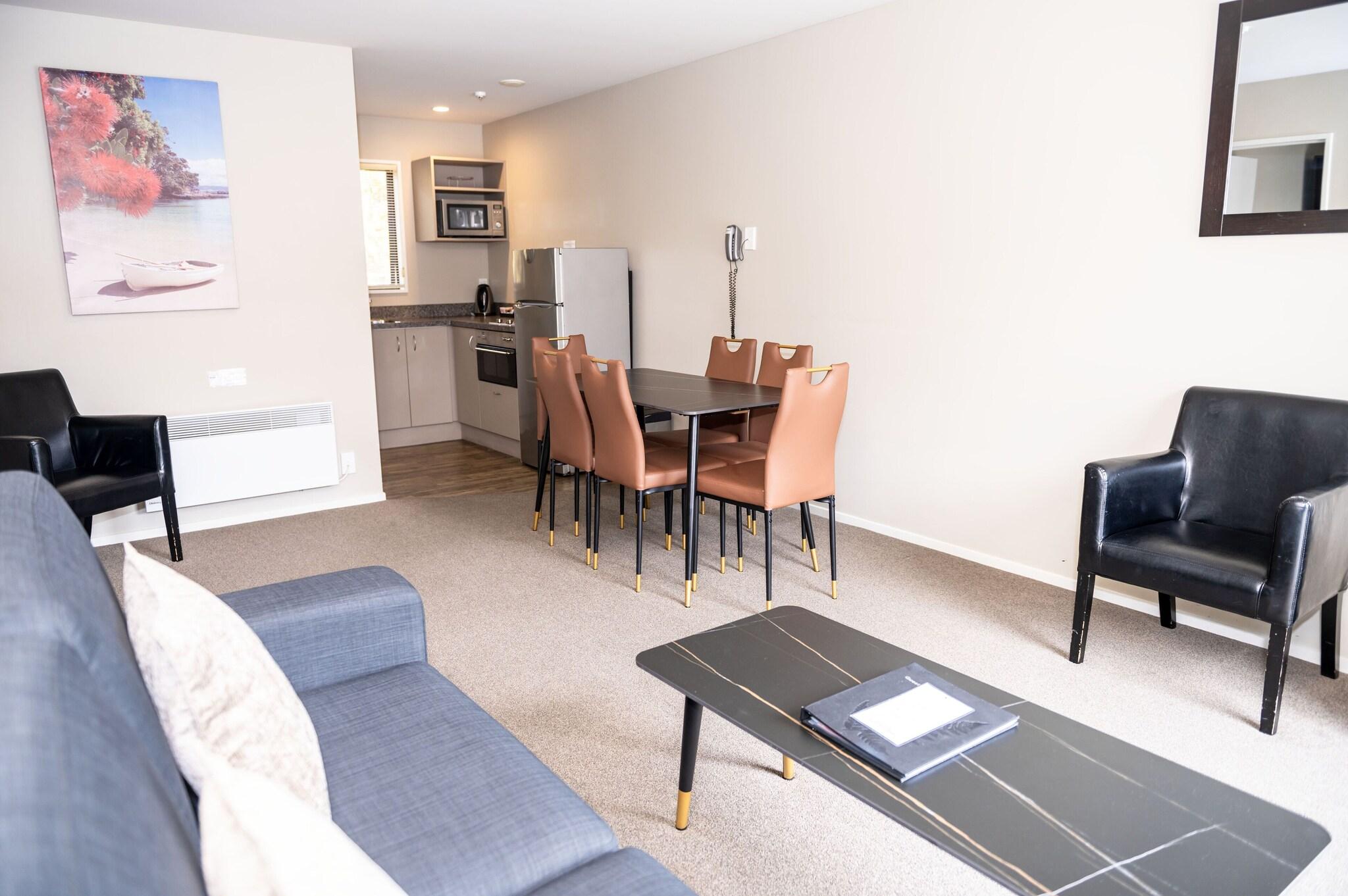 Apartment Queen Bed Two Bedrooms