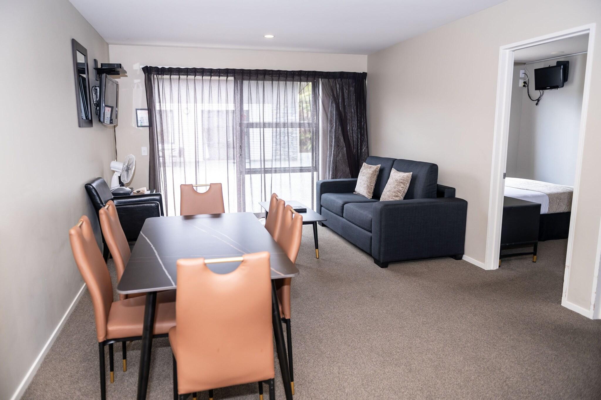 Apartment Queen Bed Two Bedrooms