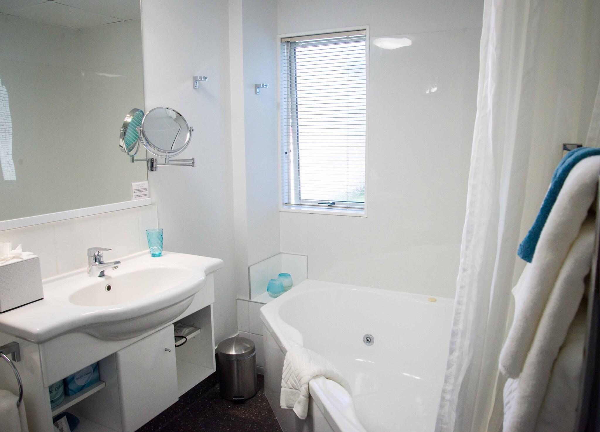 Studio King Size Bed